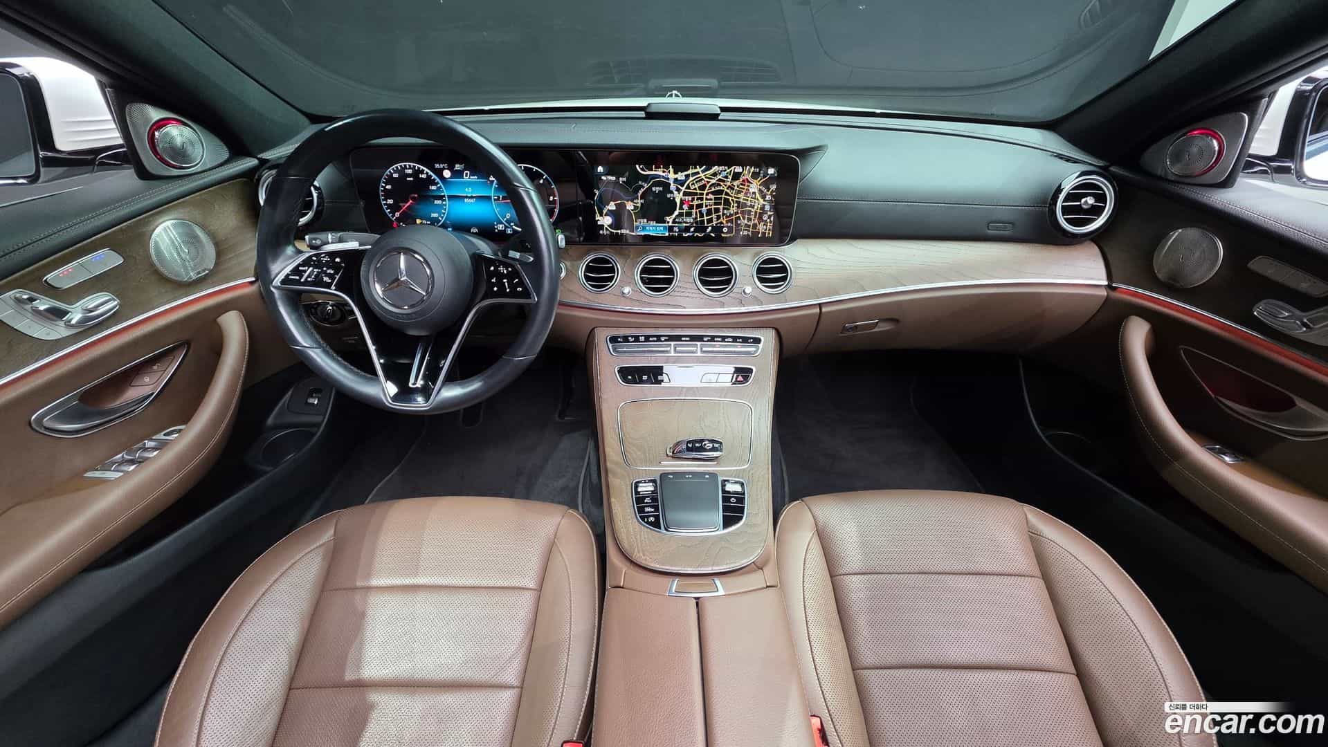 E-Class Mercedes-Benz 2022.0-INNER-007