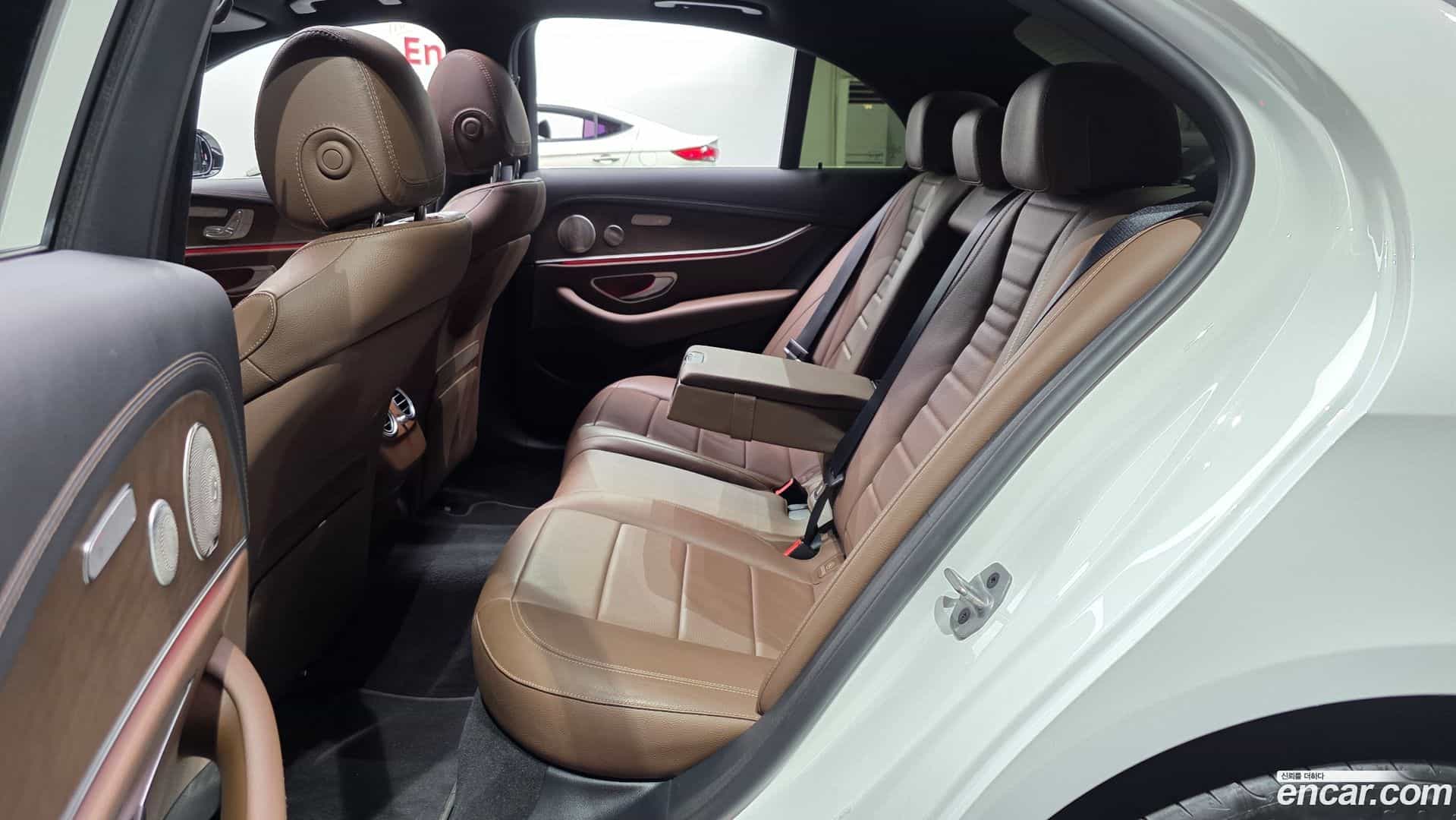 E-Class Mercedes-Benz 2022.0-OPTION-015