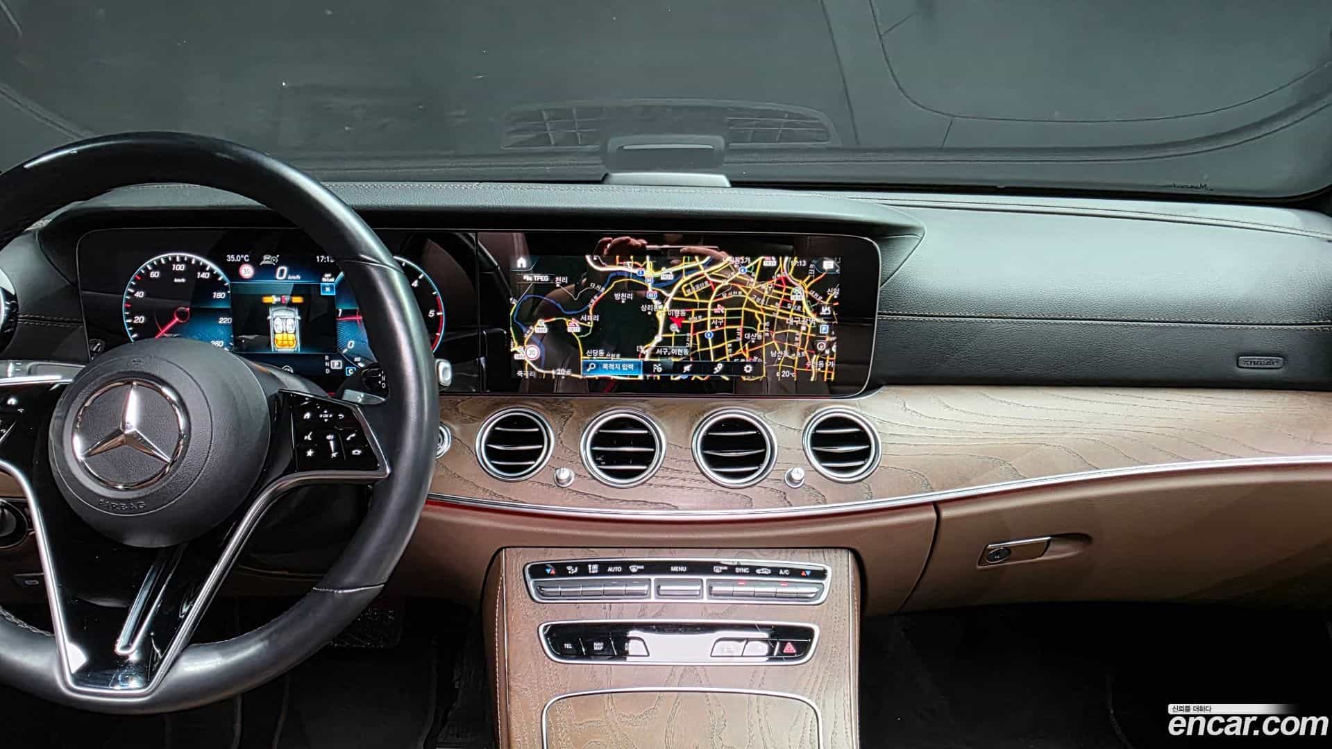 E-Class Mercedes-Benz 2022.0-OPTION-022