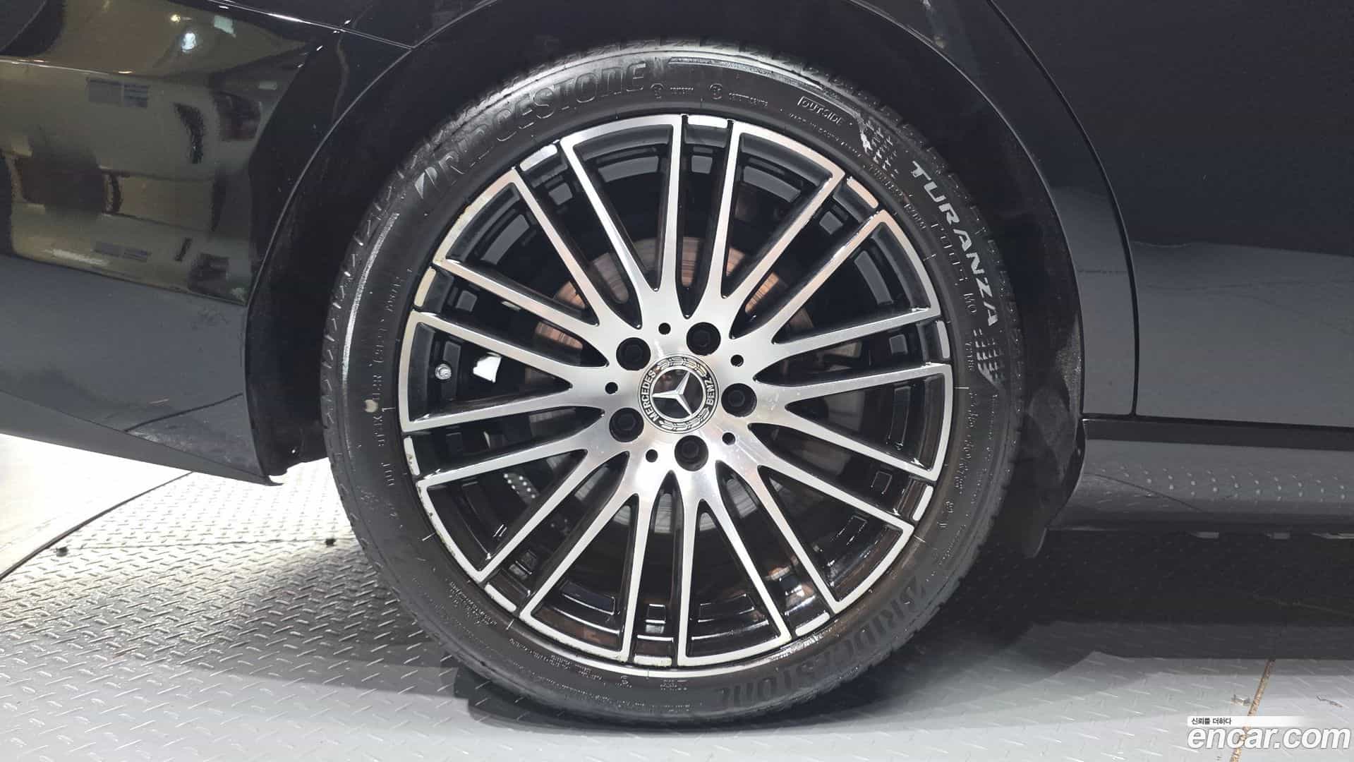 C-Class Mercedes-Benz 2023.11-OUTER-005