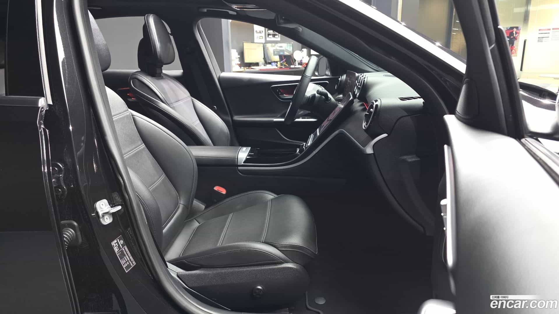 C-Class Mercedes-Benz 2023.11-OPTION-015