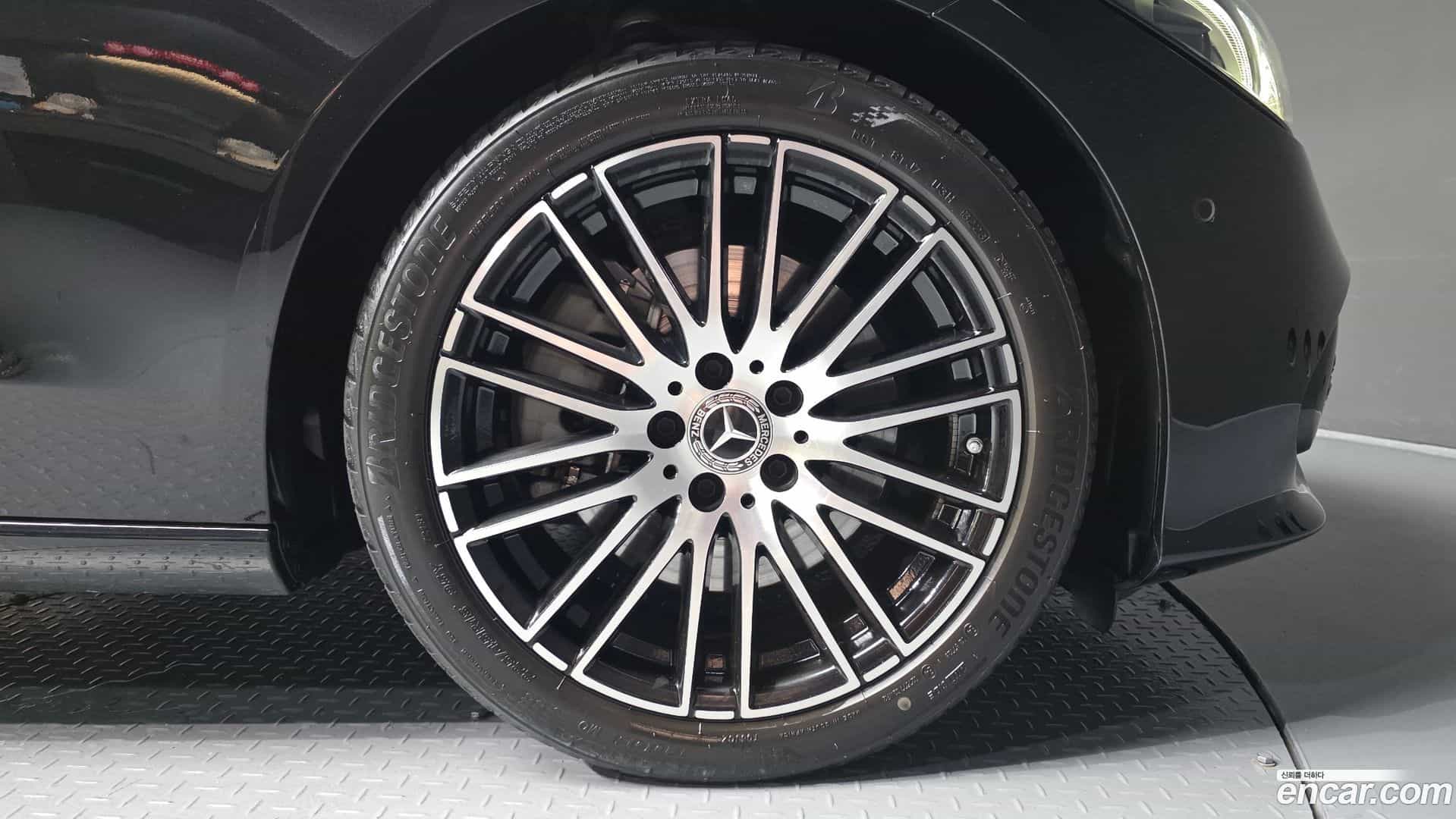 C-Class Mercedes-Benz 2023.11-OUTER-031