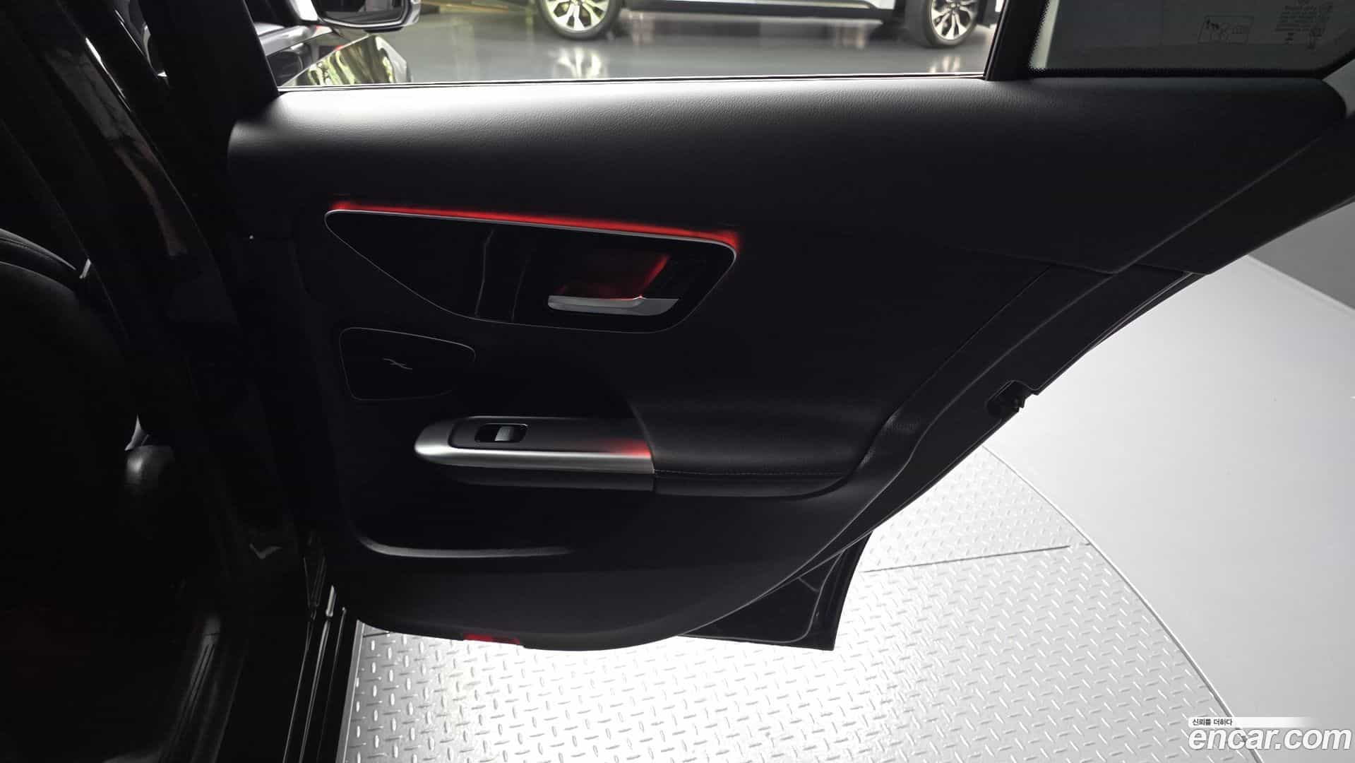 C-Class Mercedes-Benz 2023.11-INNER-035