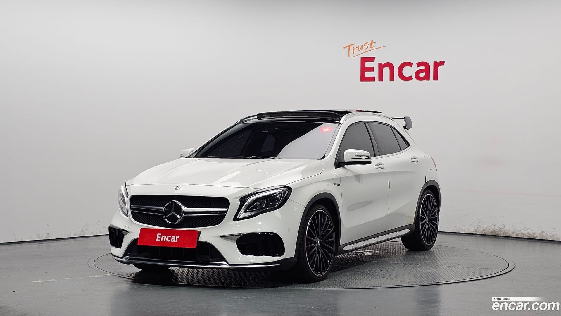 Main__Slider__Photo:GLA-Class Mercedes-Benz 2019.2-0