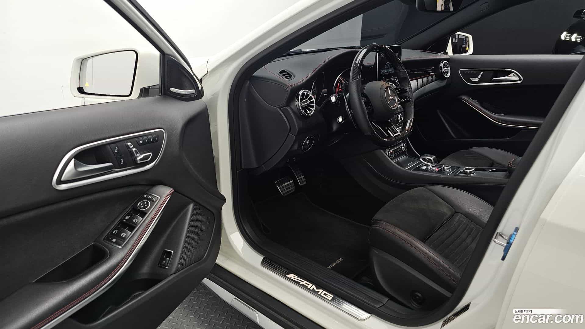 GLA-Class Mercedes-Benz 2019.2-OPTION-015
