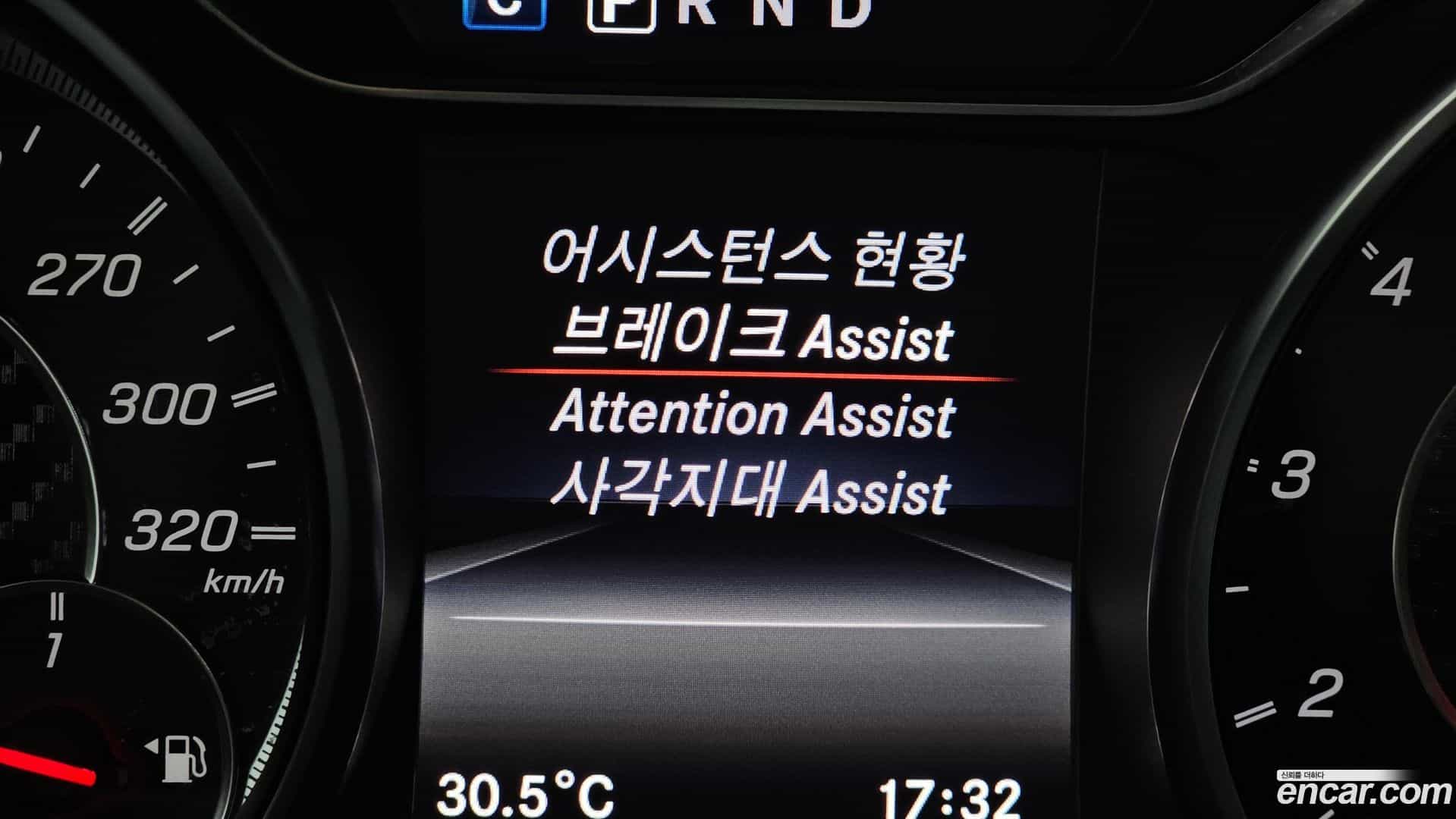 GLA-Class Mercedes-Benz 2019.2-OPTION-020
