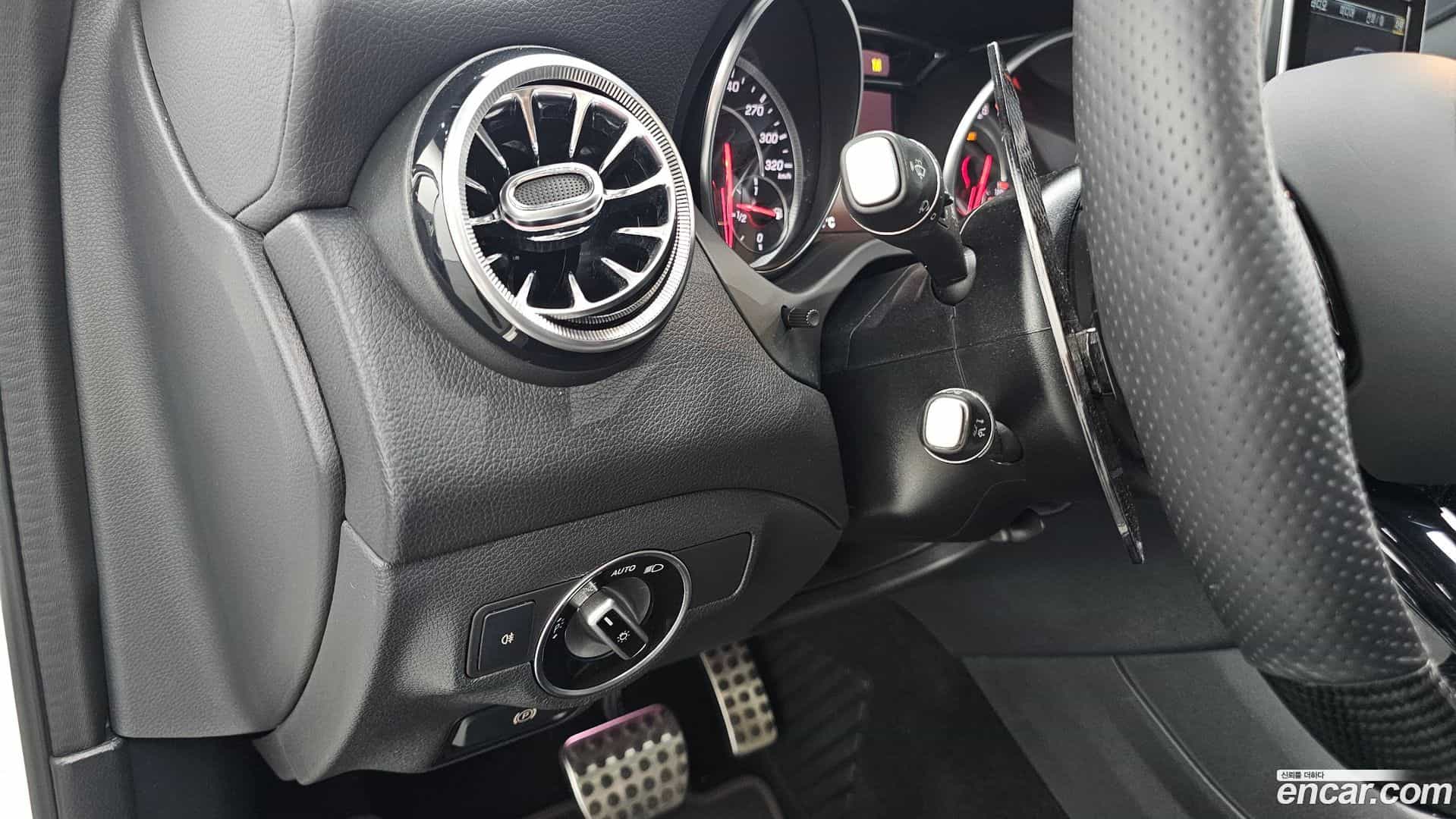 GLA-Class Mercedes-Benz 2019.2-OPTION-022