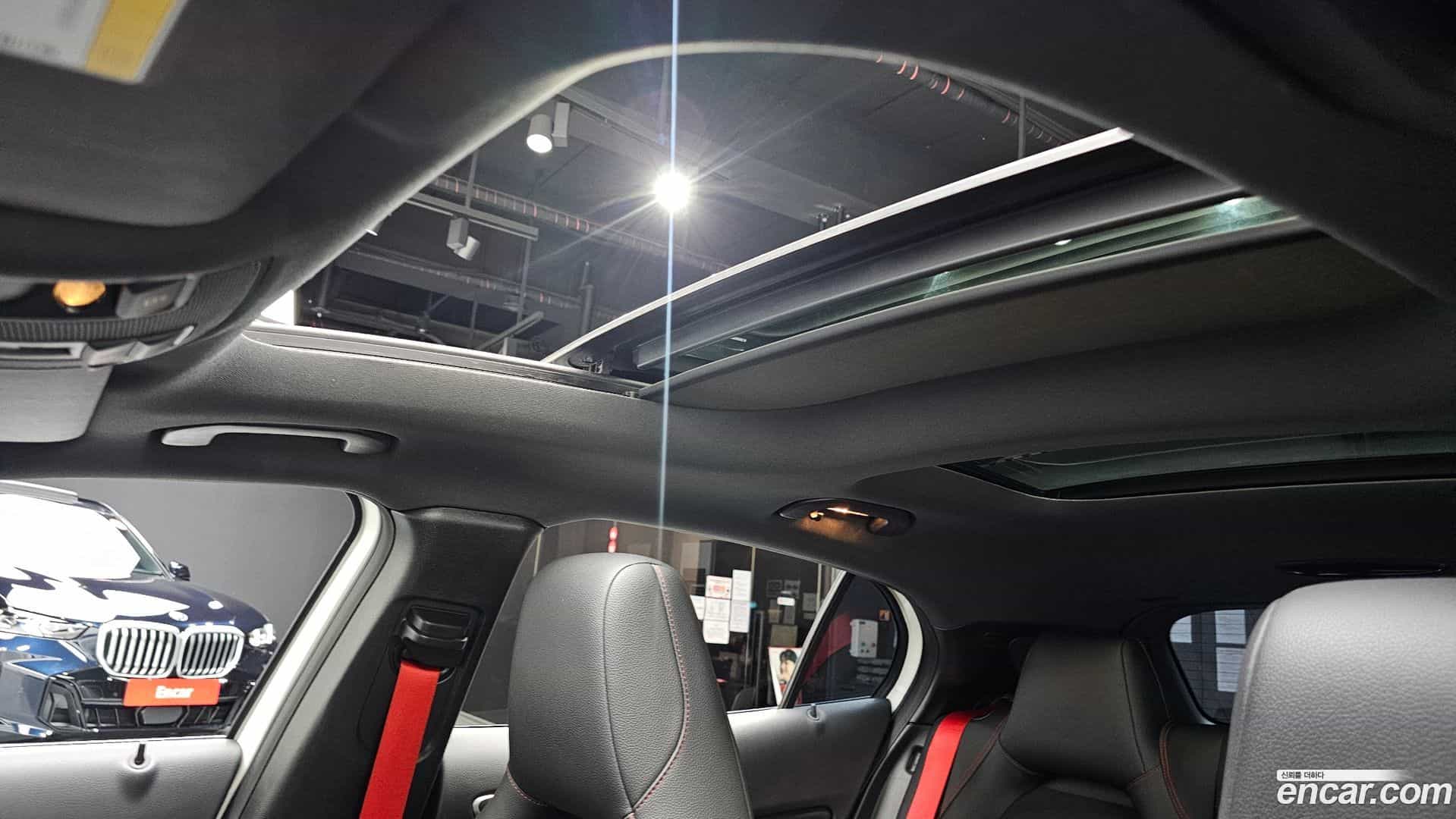GLA-Class Mercedes-Benz 2019.2-OPTION-023