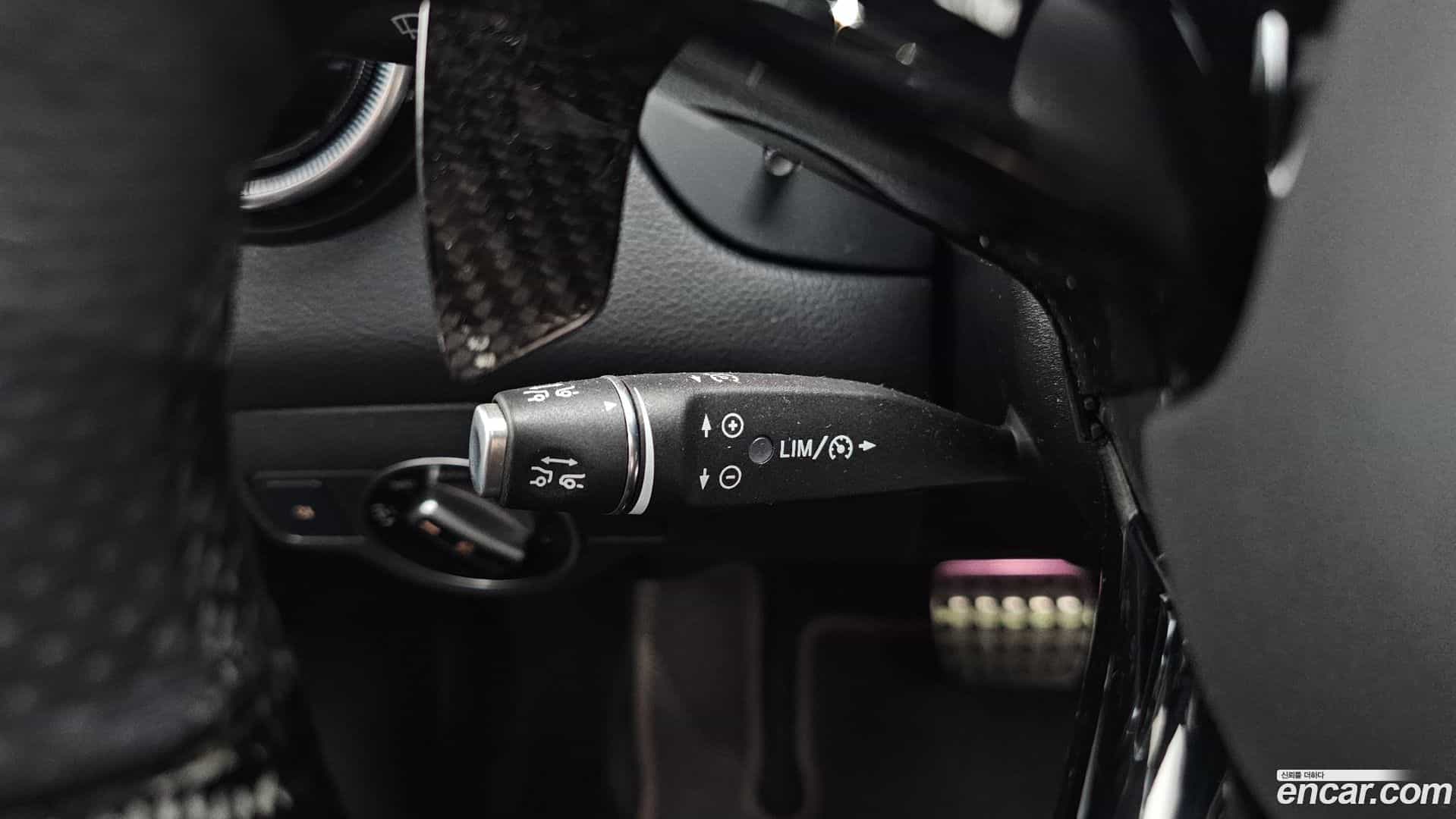 GLA-Class Mercedes-Benz 2019.2-OPTION-040