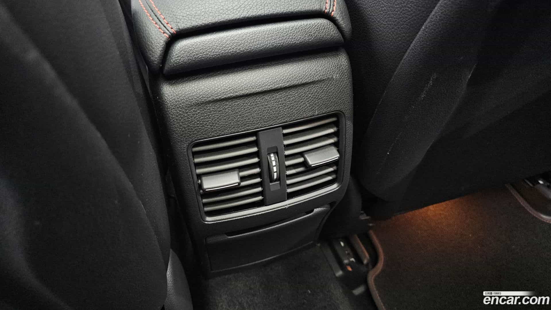 GLA-Class Mercedes-Benz 2019.2-OPTION-043