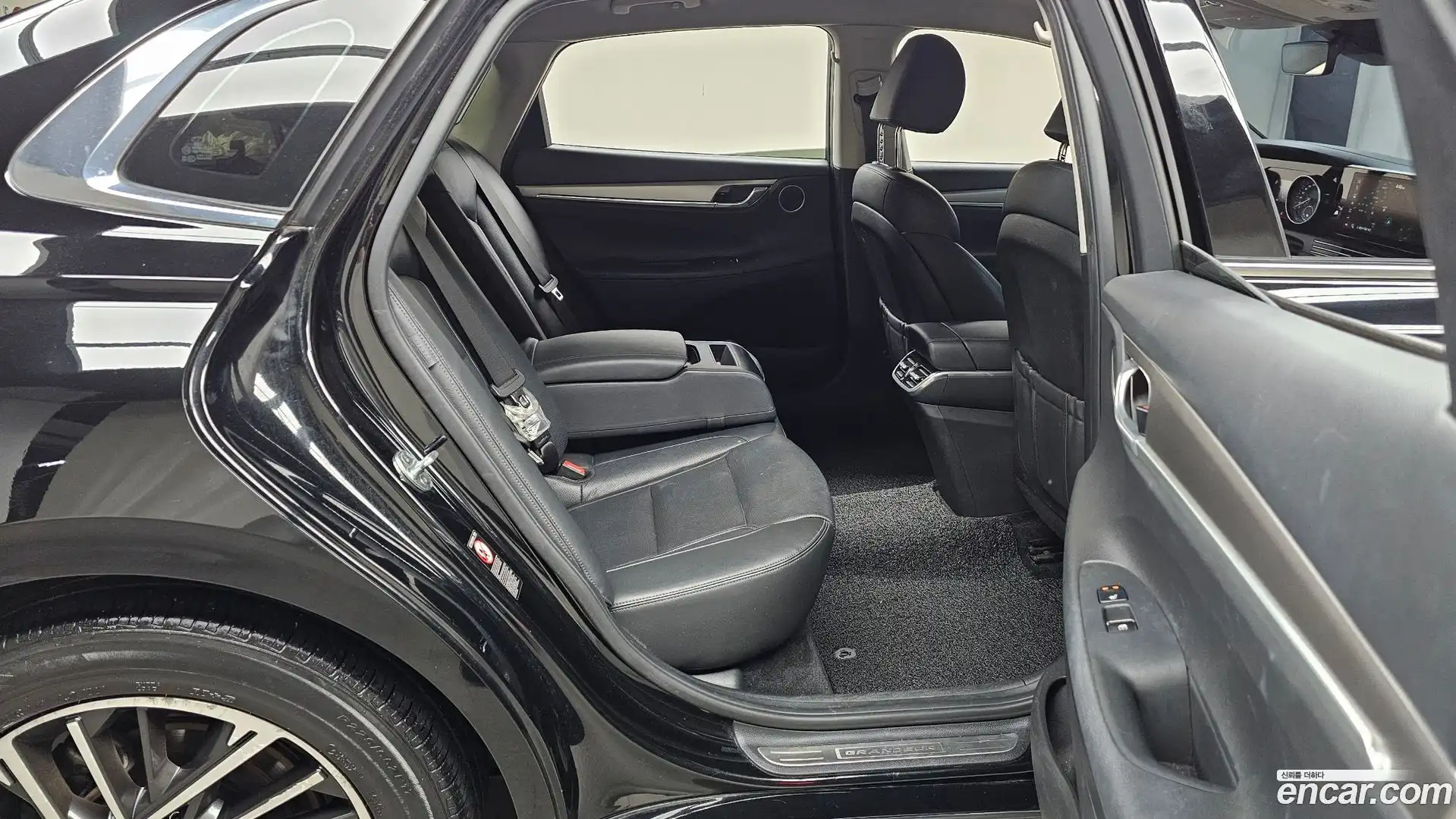 Grandeur Hyundai 2020.11-OPTION-015