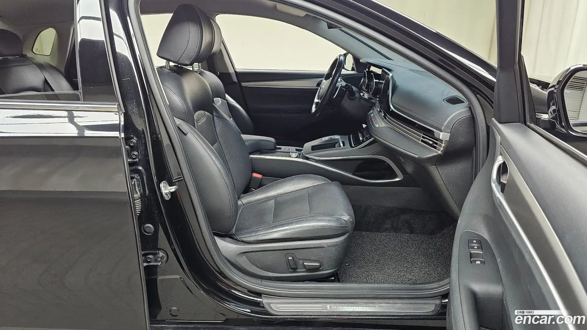 Grandeur Hyundai 2020.11-INNER-036