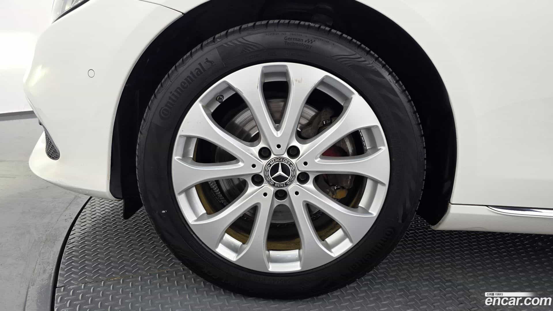 E-Class Mercedes-Benz 2019.6-OUTER-005