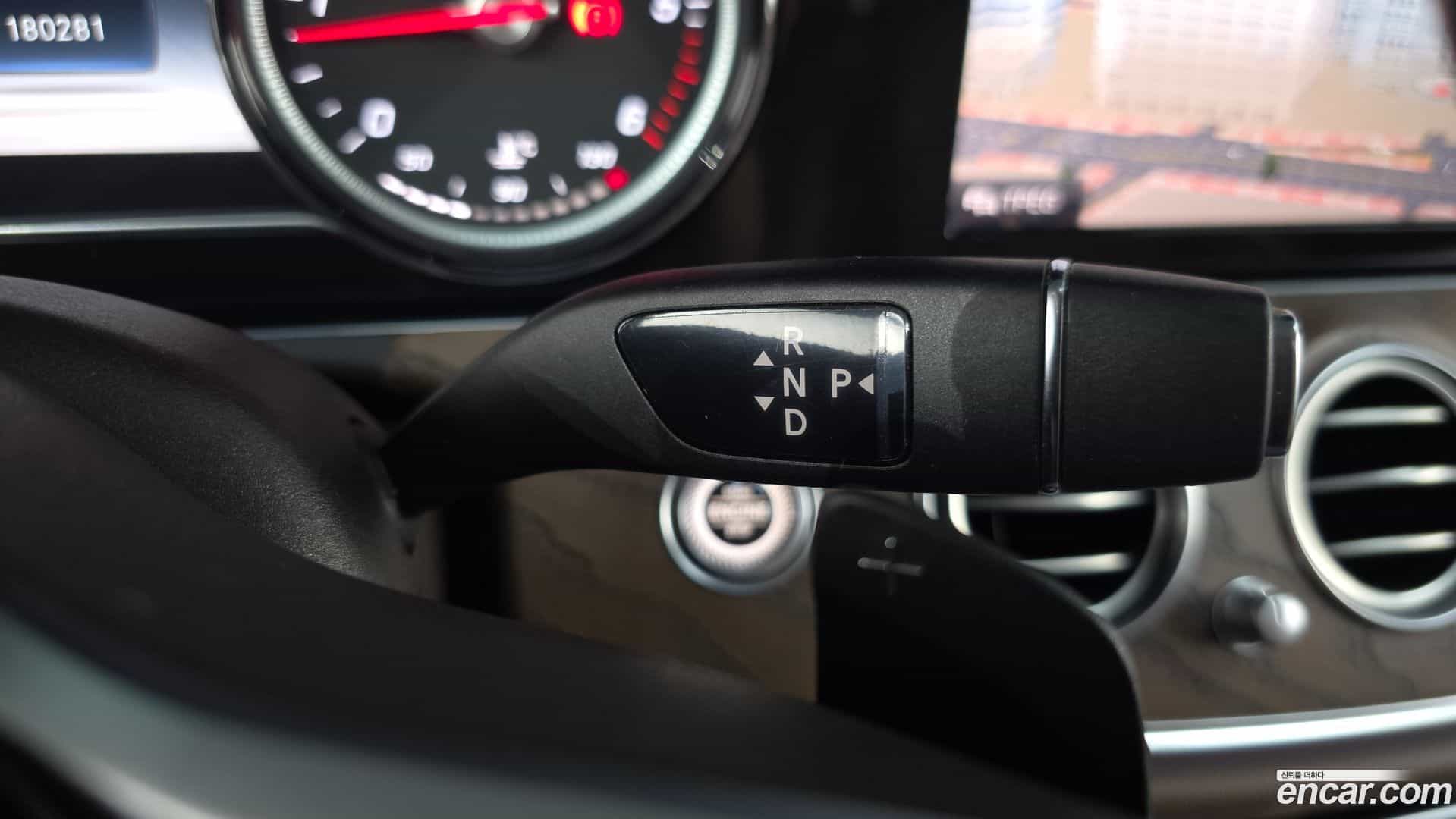 E-Class Mercedes-Benz 2019.6-INNER-009