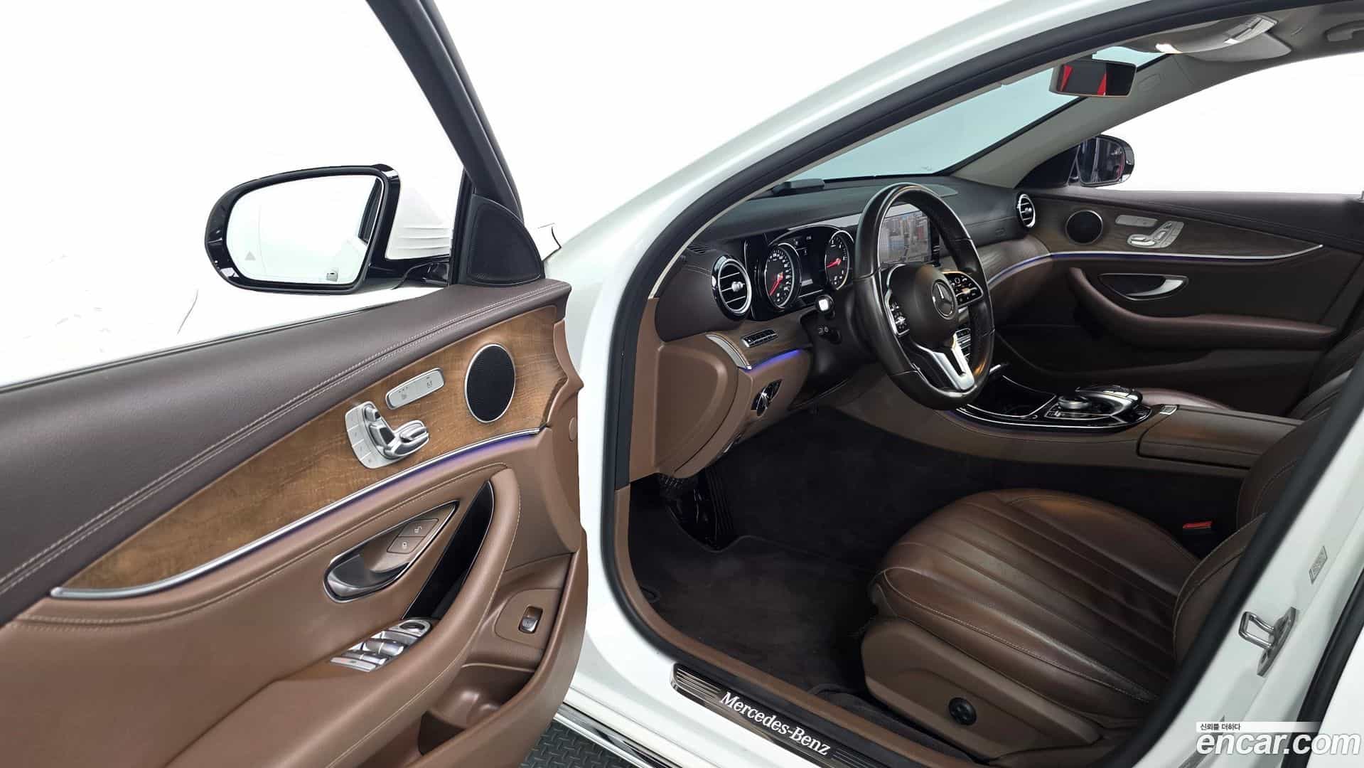 E-Class Mercedes-Benz 2019.6-INNER-010