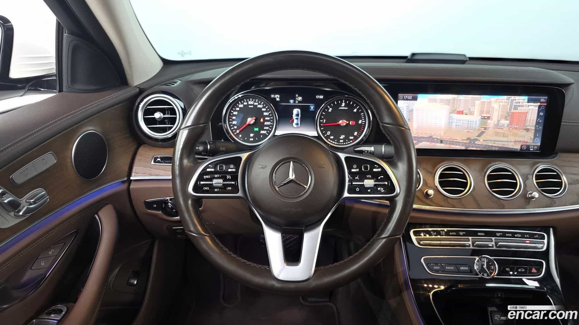 E-Class Mercedes-Benz 2019.6-OPTION-017