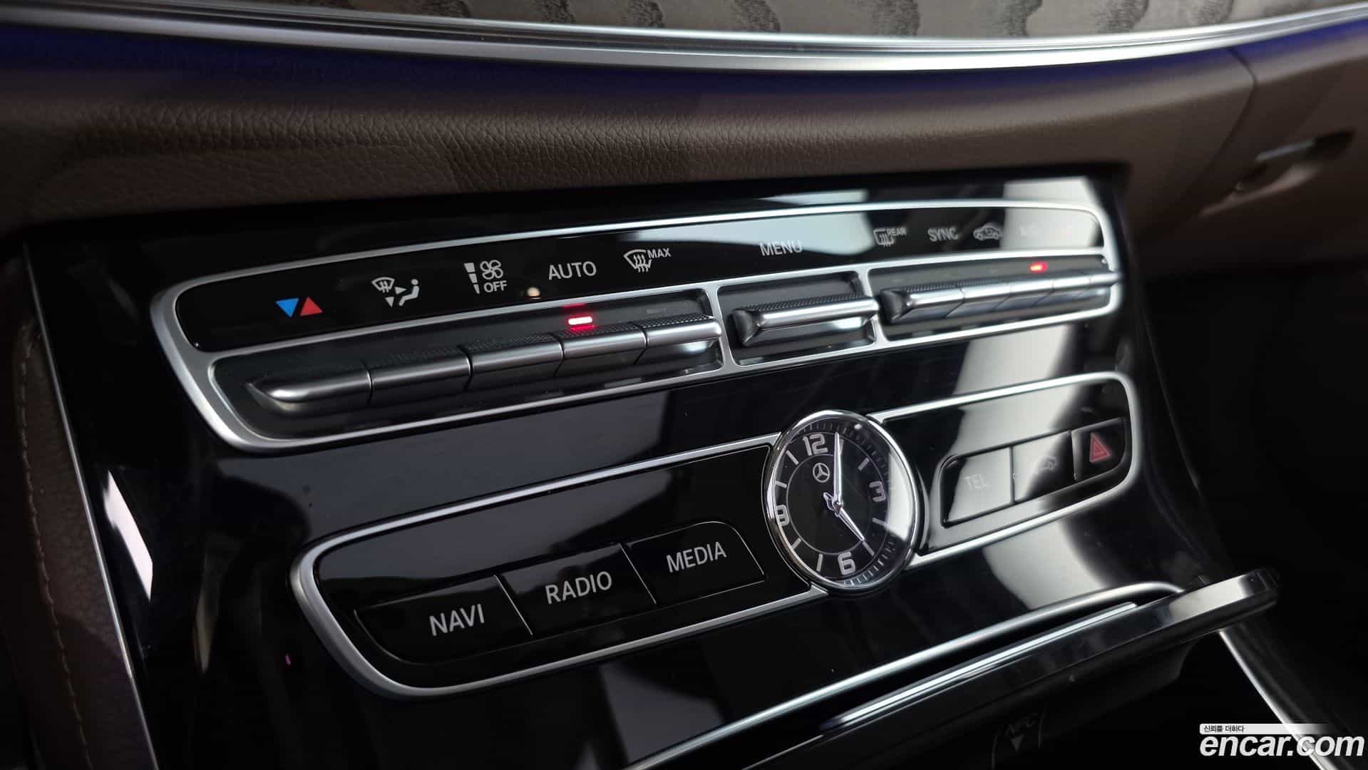 E-Class Mercedes-Benz 2019.6-OPTION-020