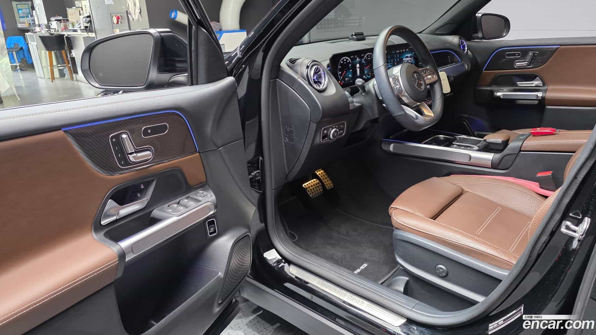 GLB-Class Mercedes-Benz 2023.5-INNER-010