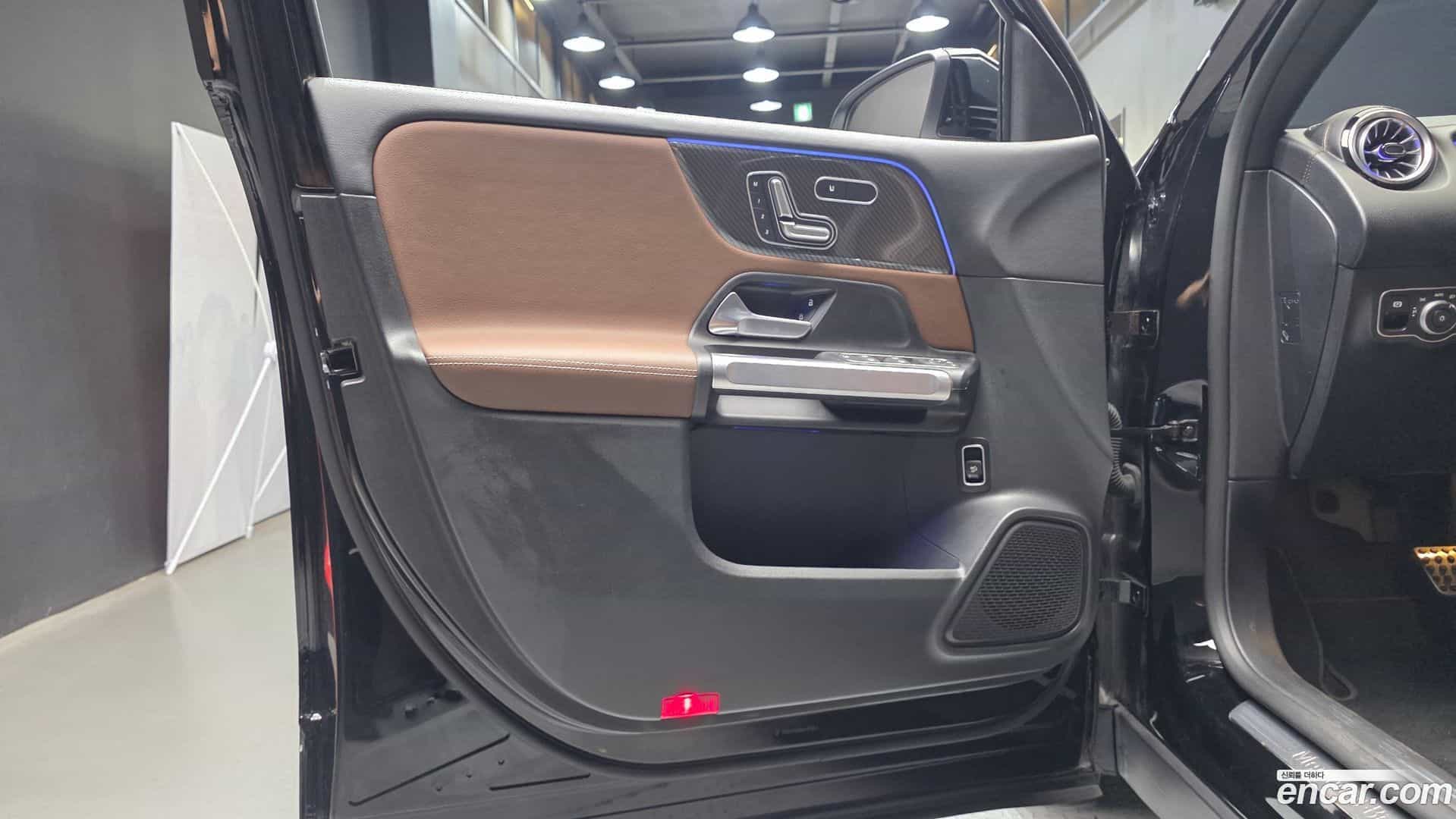 GLB-Class Mercedes-Benz 2023.5-INNER-034