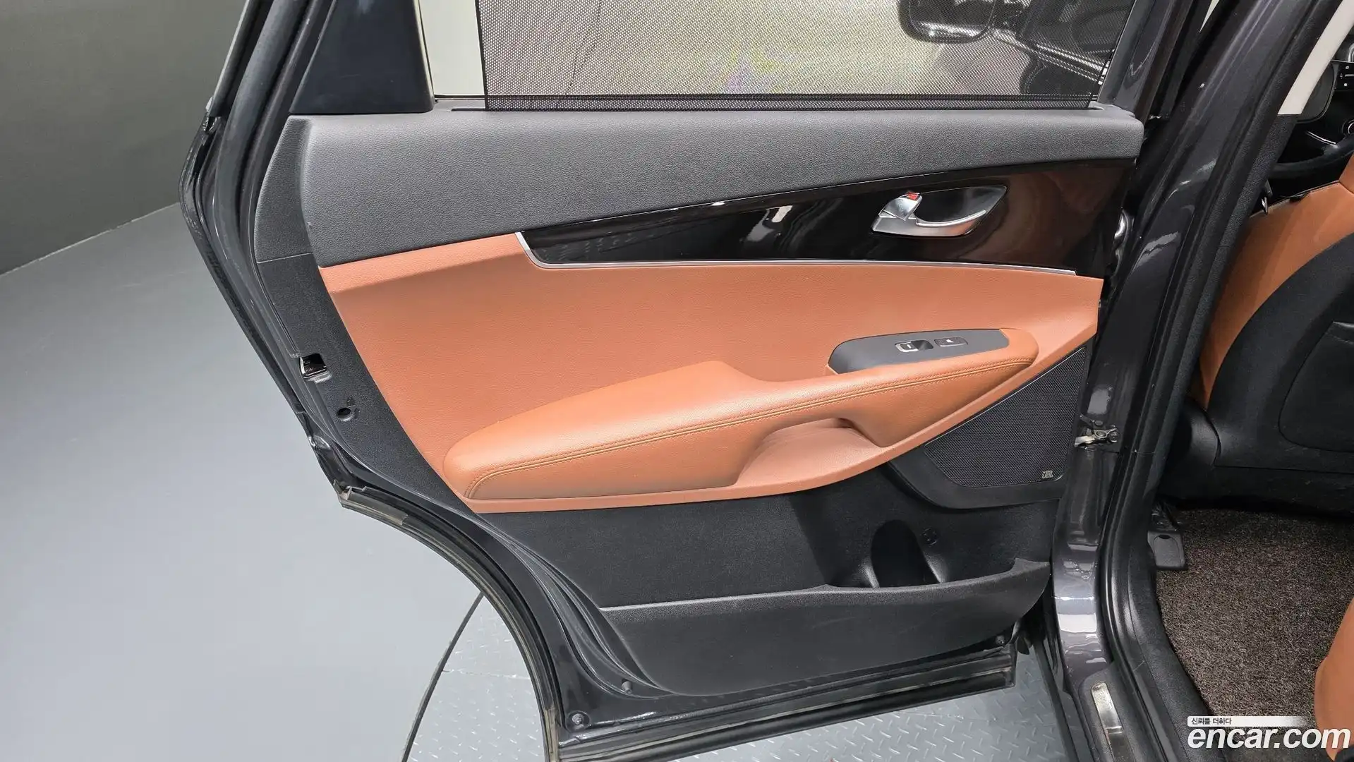 Sorento Kia 2017.8-INNER-035