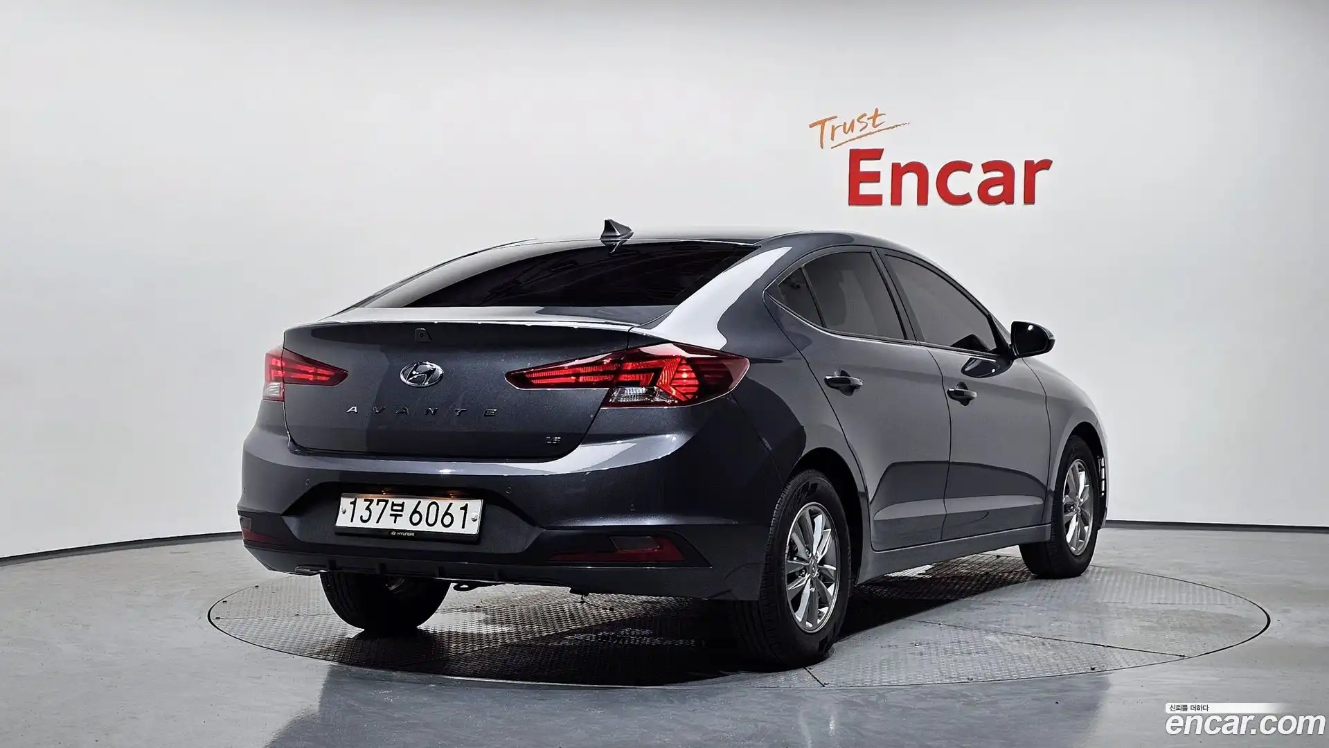 AVANTE Hyundai 2018.9-OUTER-002