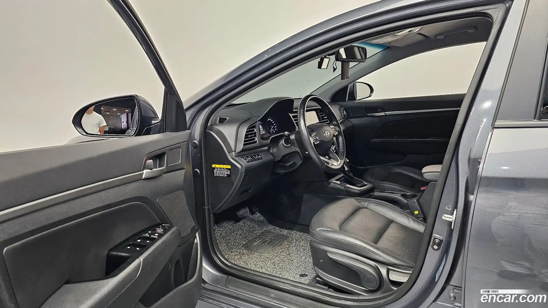 AVANTE Hyundai 2018.9-INNER-010