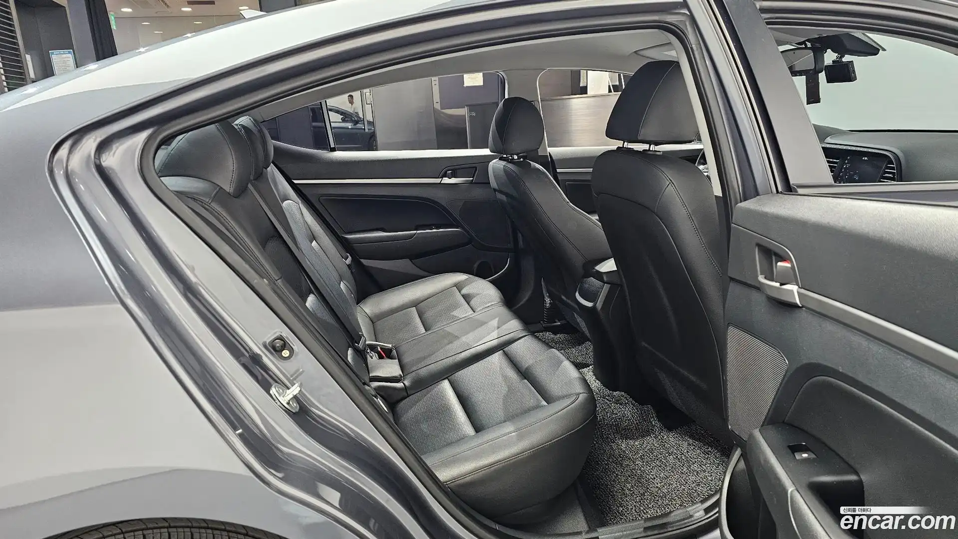 AVANTE Hyundai 2018.9-OPTION-015