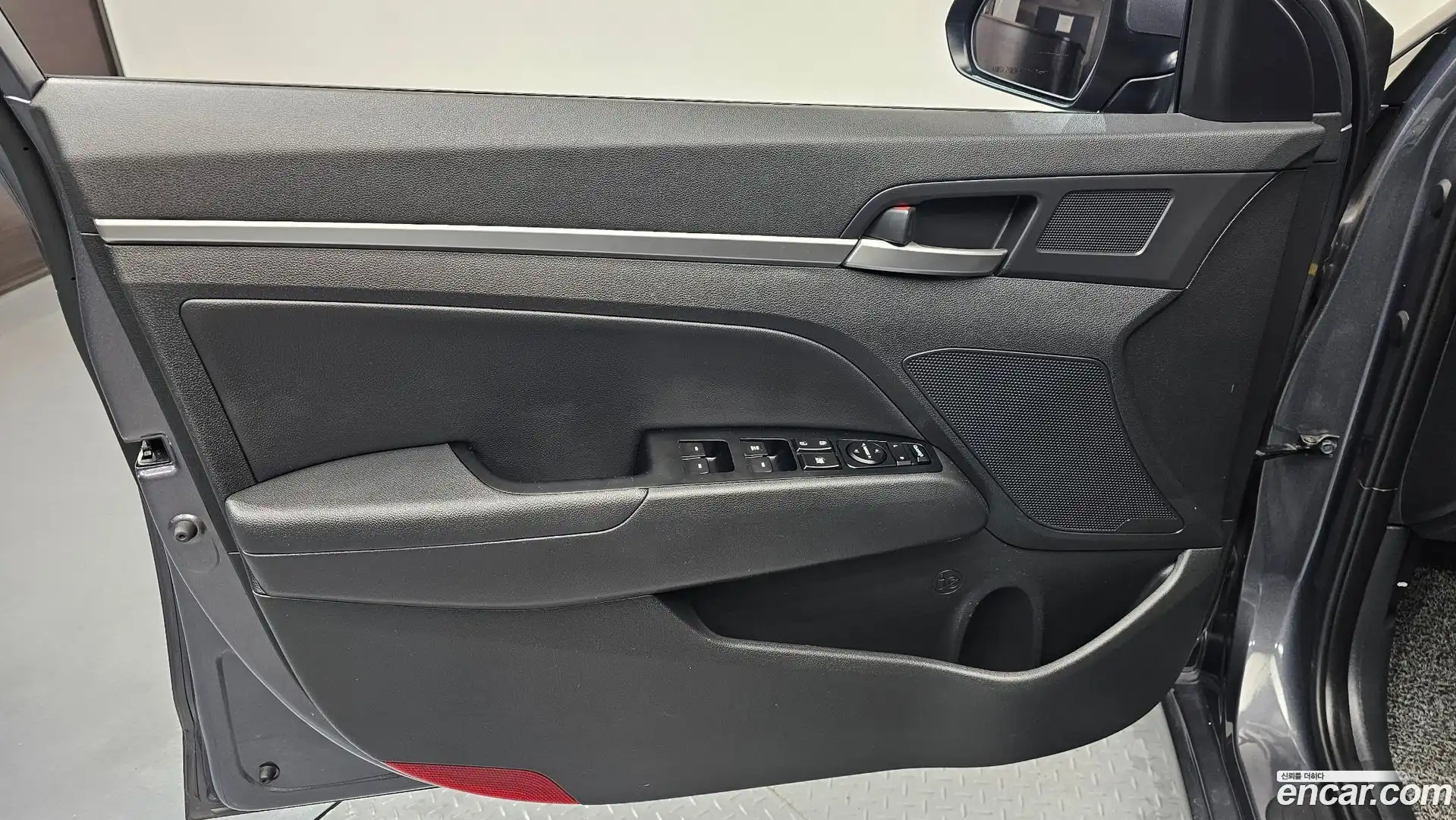 AVANTE Hyundai 2018.9-INNER-034
