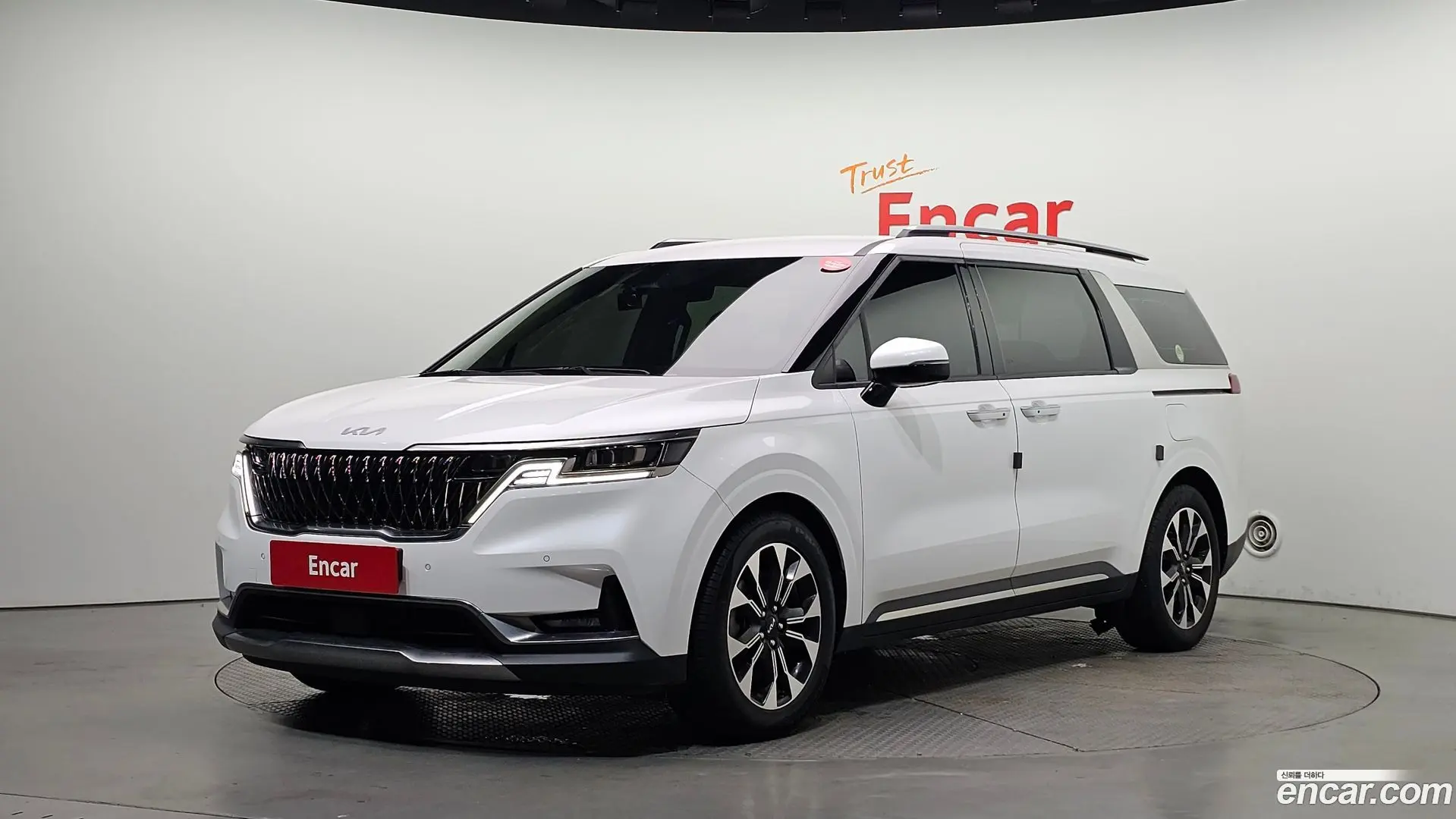 Main__Slider__Photo:Canival Kia 2022.3-0