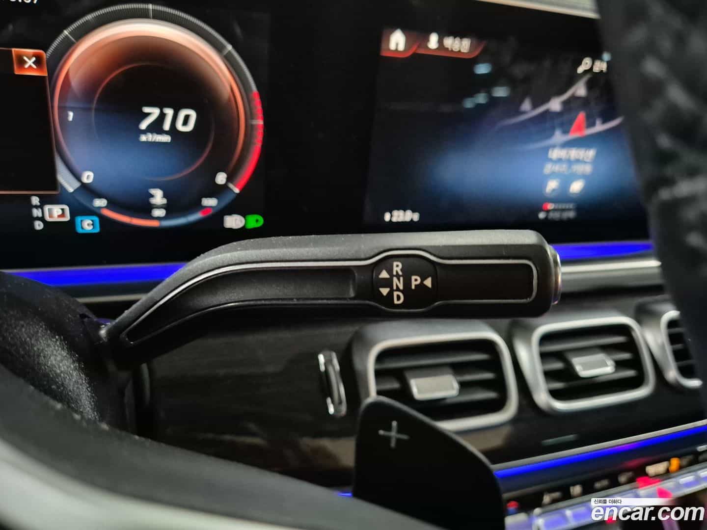 GLE-Class Mercedes-Benz 2021.4-INNER-010