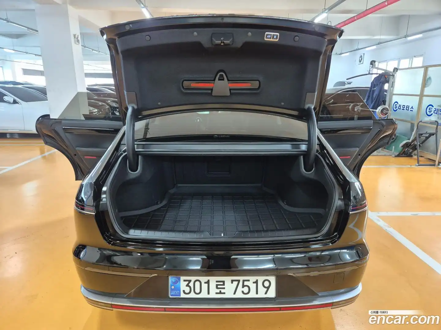Grandeur Hyundai 2023.9-OUTER-006