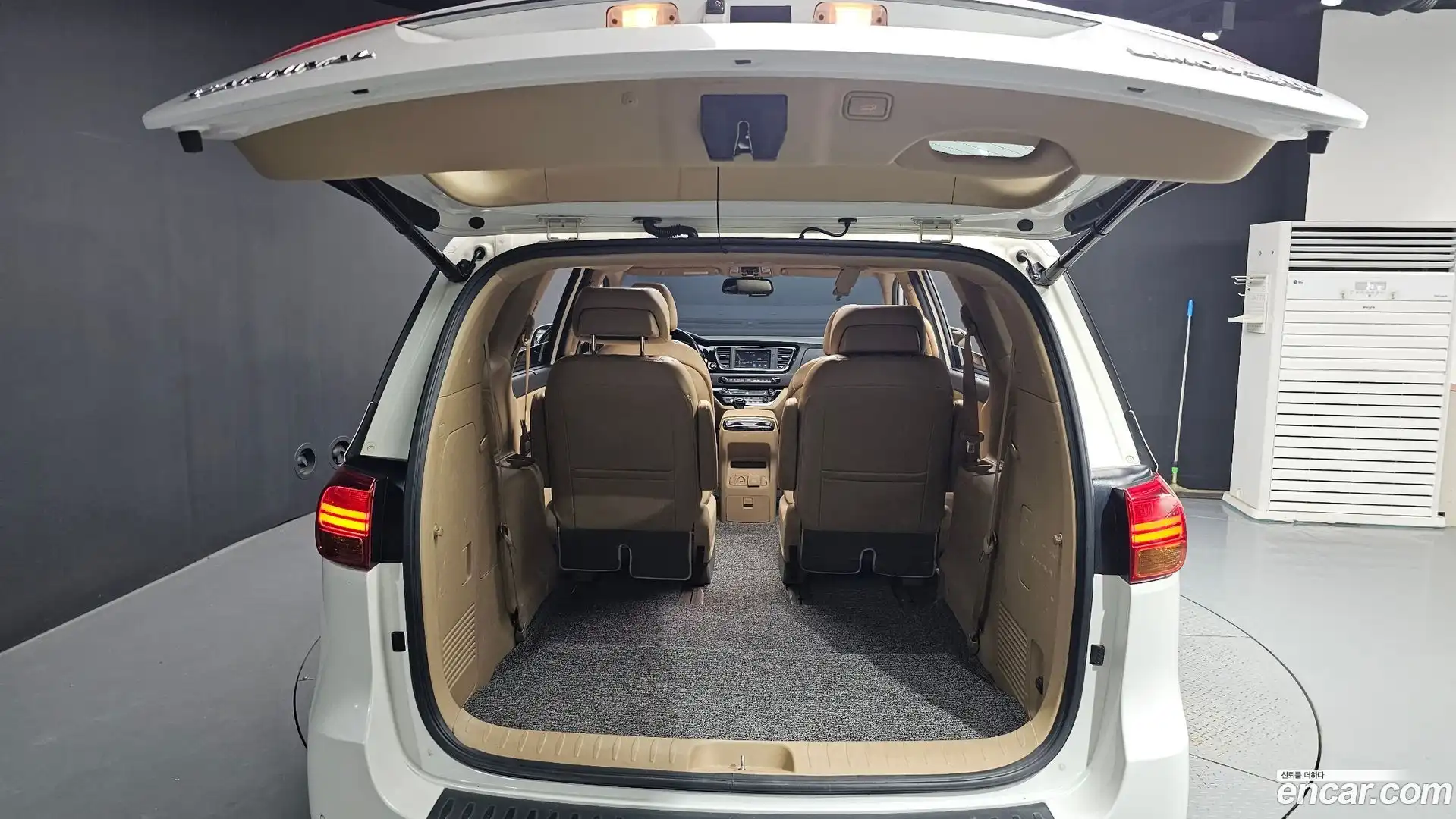 Canival Kia 2015.9-OPTION-024