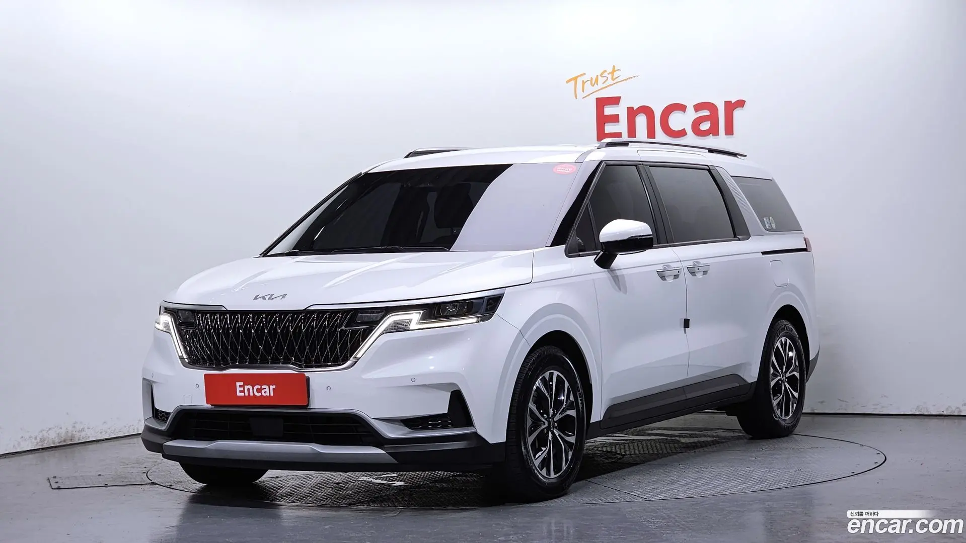 Main__Slider__Photo:Canival Kia 2023.0-0