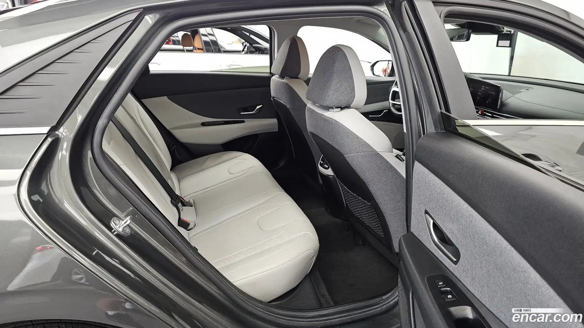 AVANTE Hyundai 2021.7-OPTION-016