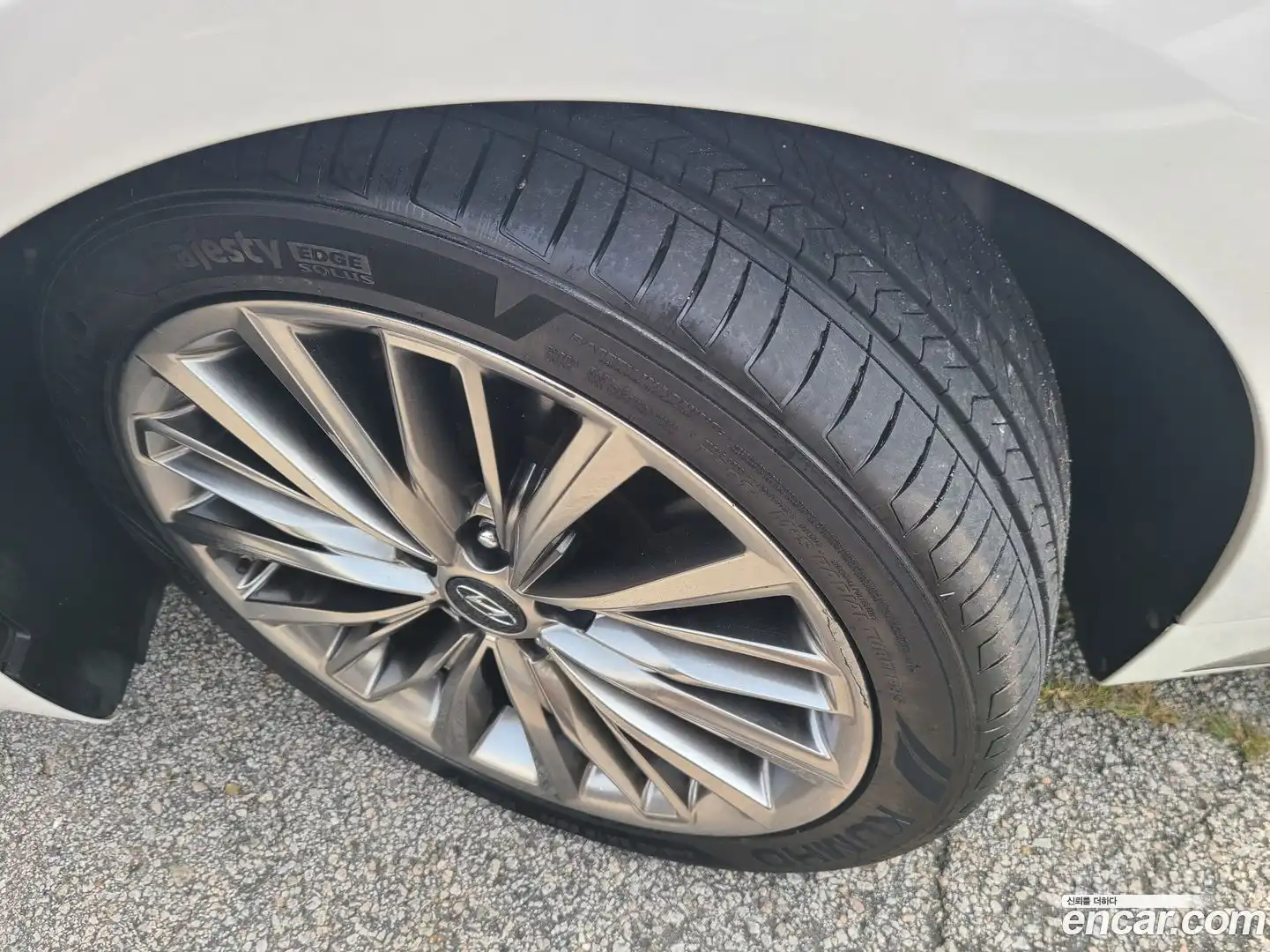 Grandeur Hyundai 2017.3-OPTION-023