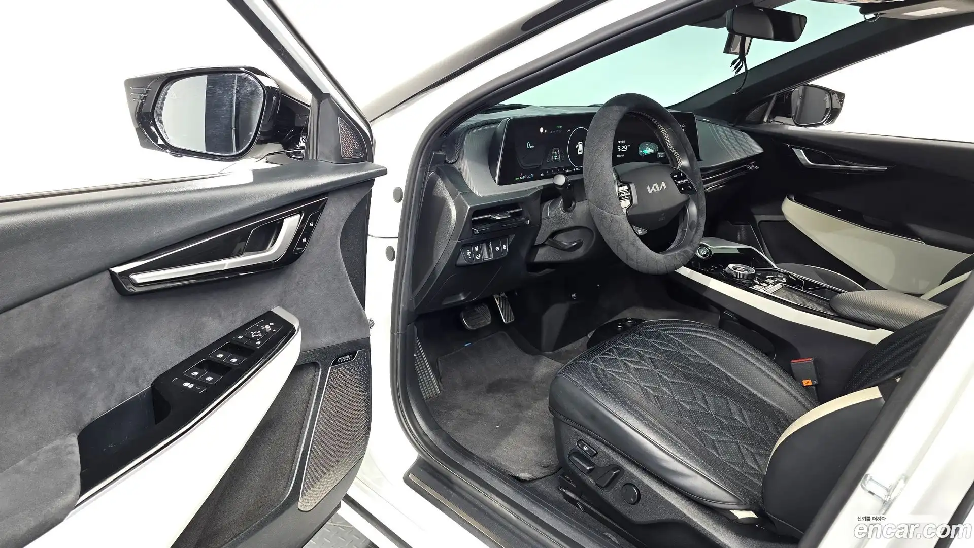 EV6 Kia 2022.1-INNER-010