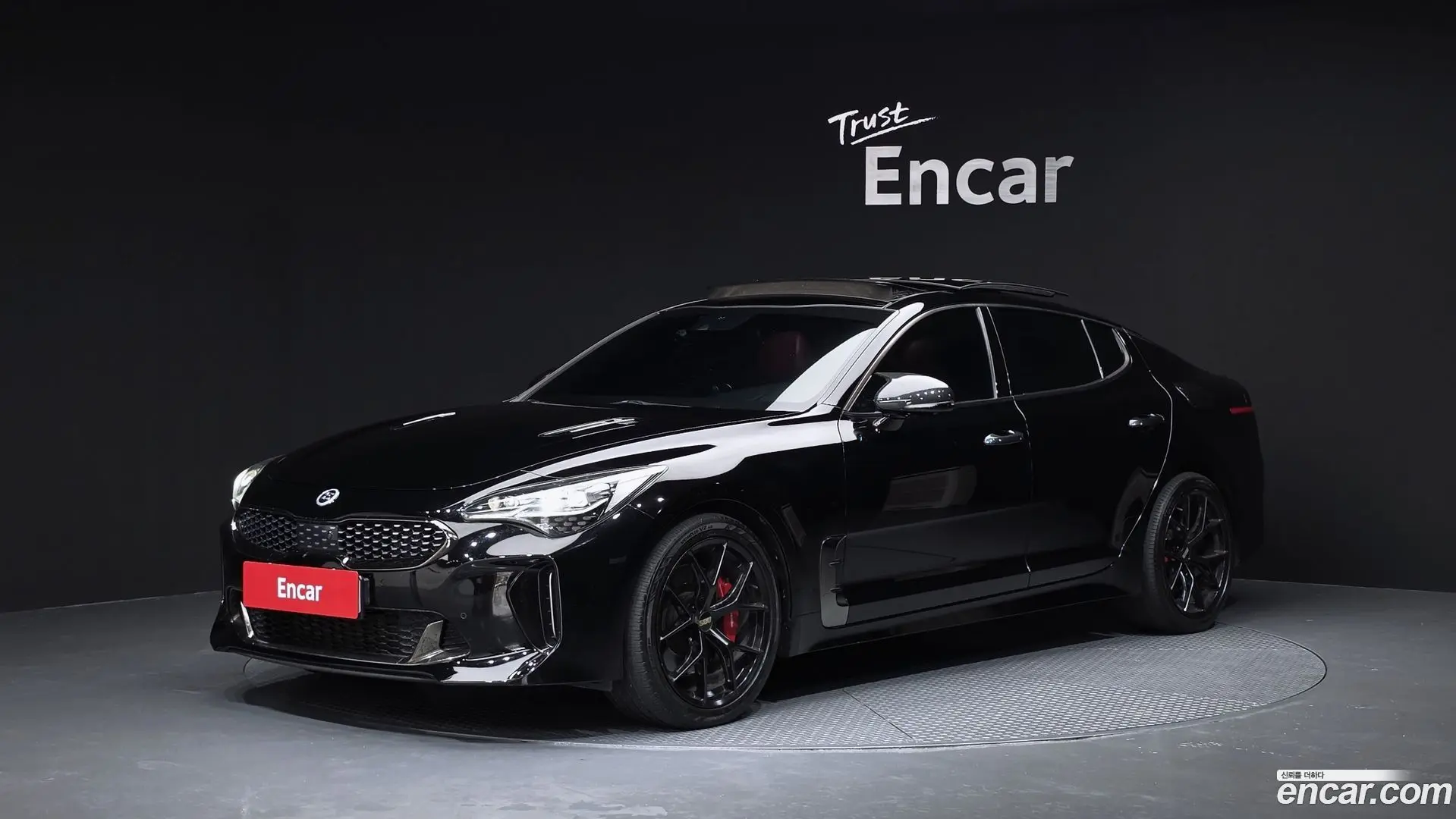 Main__Slider__Photo:Stinger Kia 2018.2-0