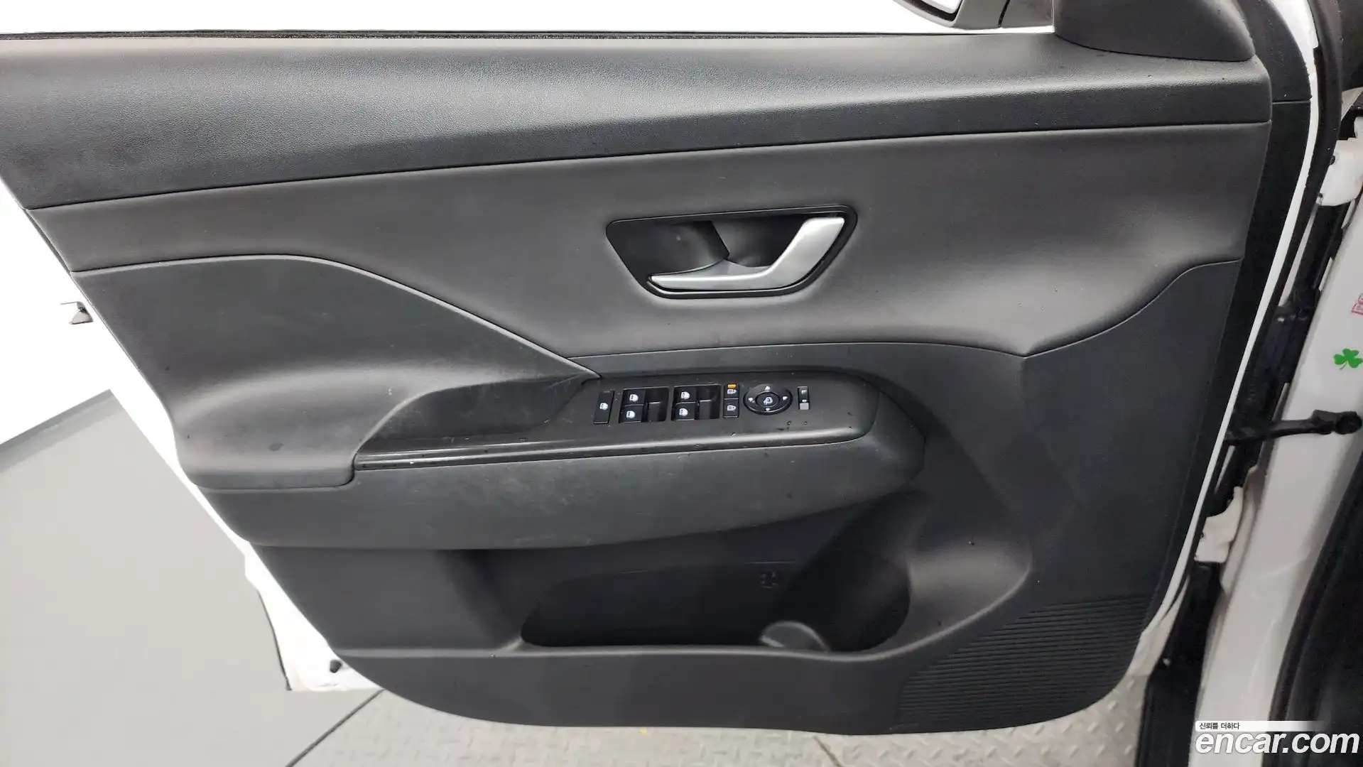 Kona Hyundai 2023.1-INNER-034