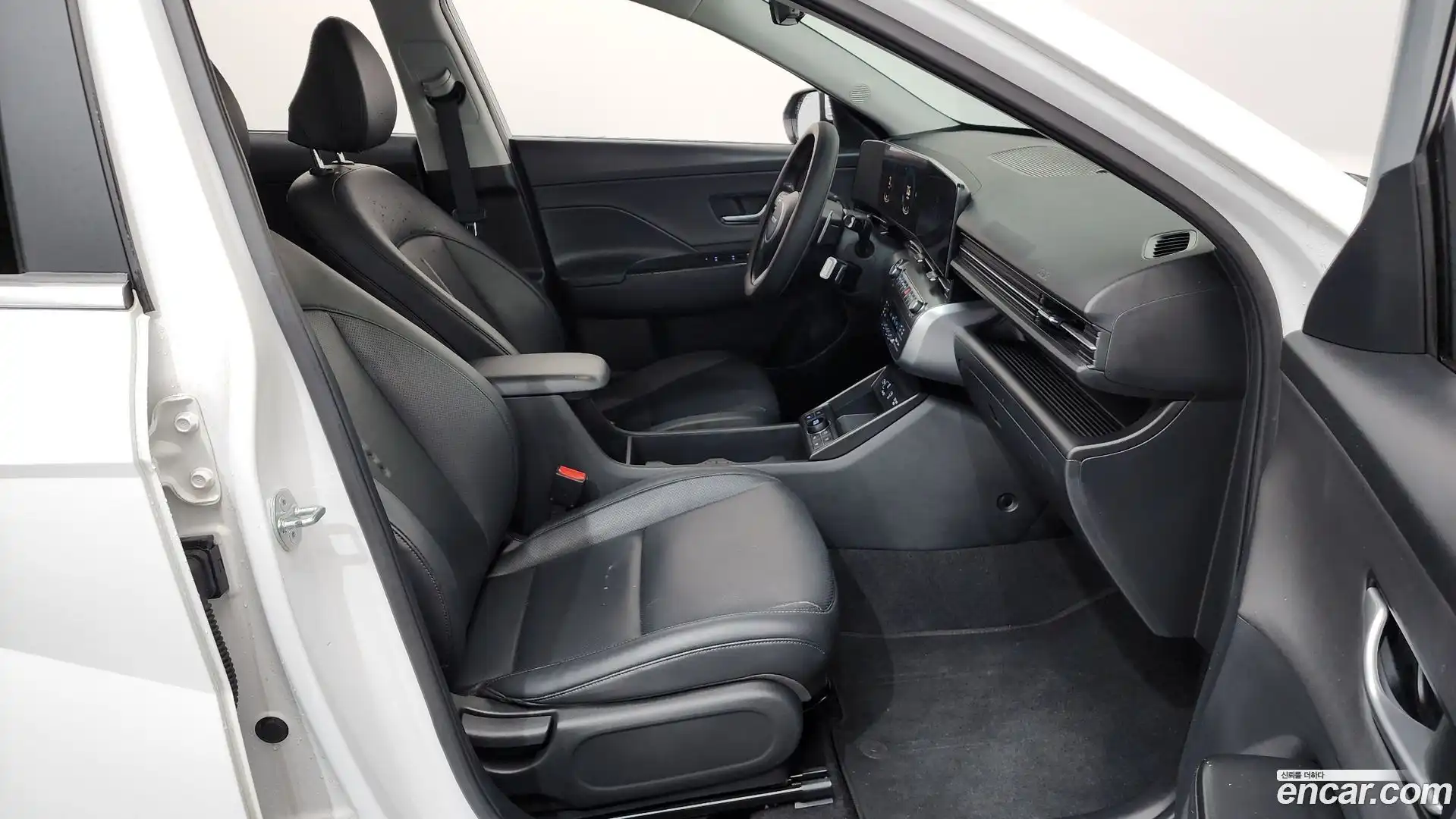 Kona Hyundai 2023.1-INNER-036