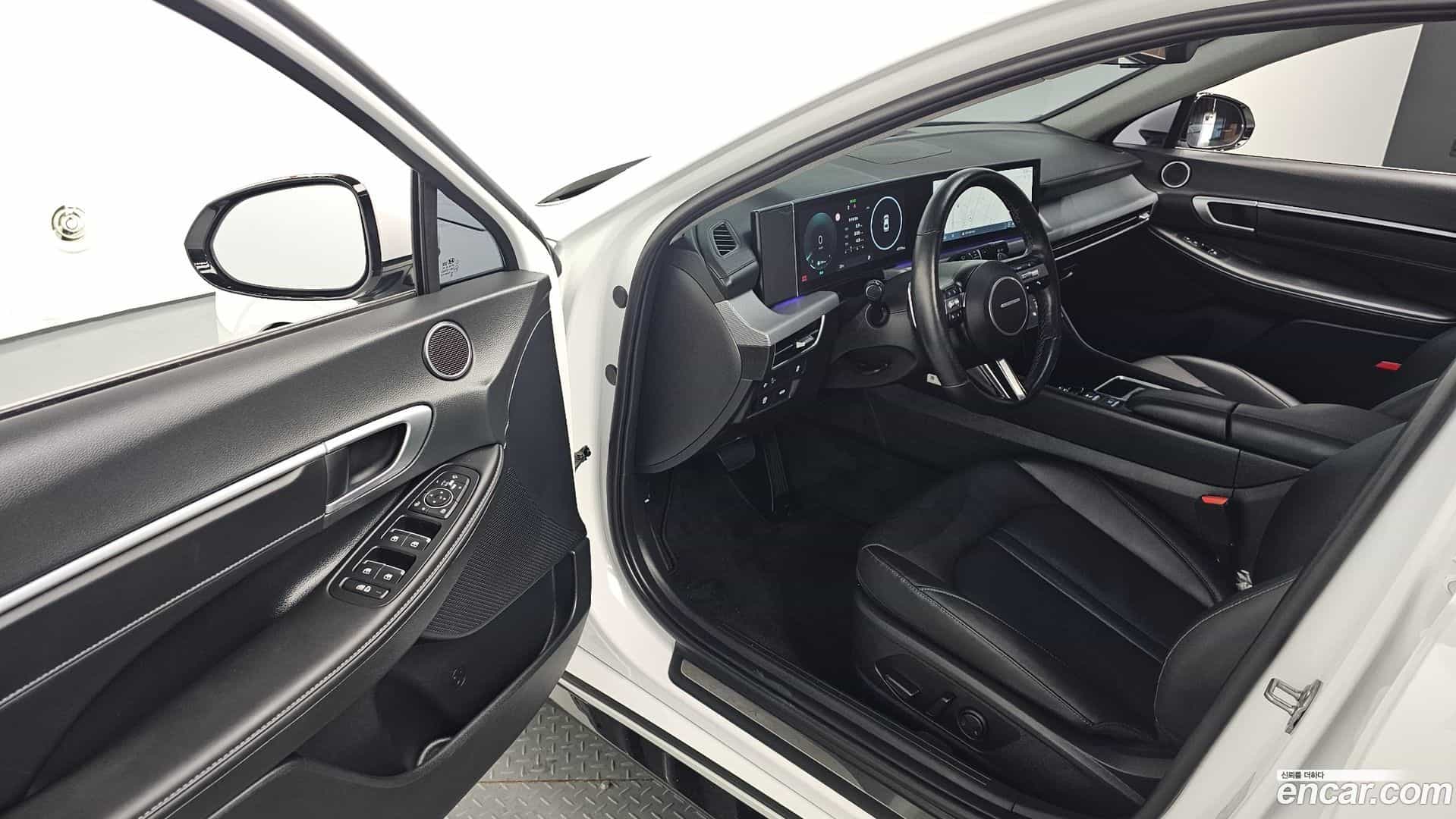 Sonata Hyundai 2024.1-INNER-010