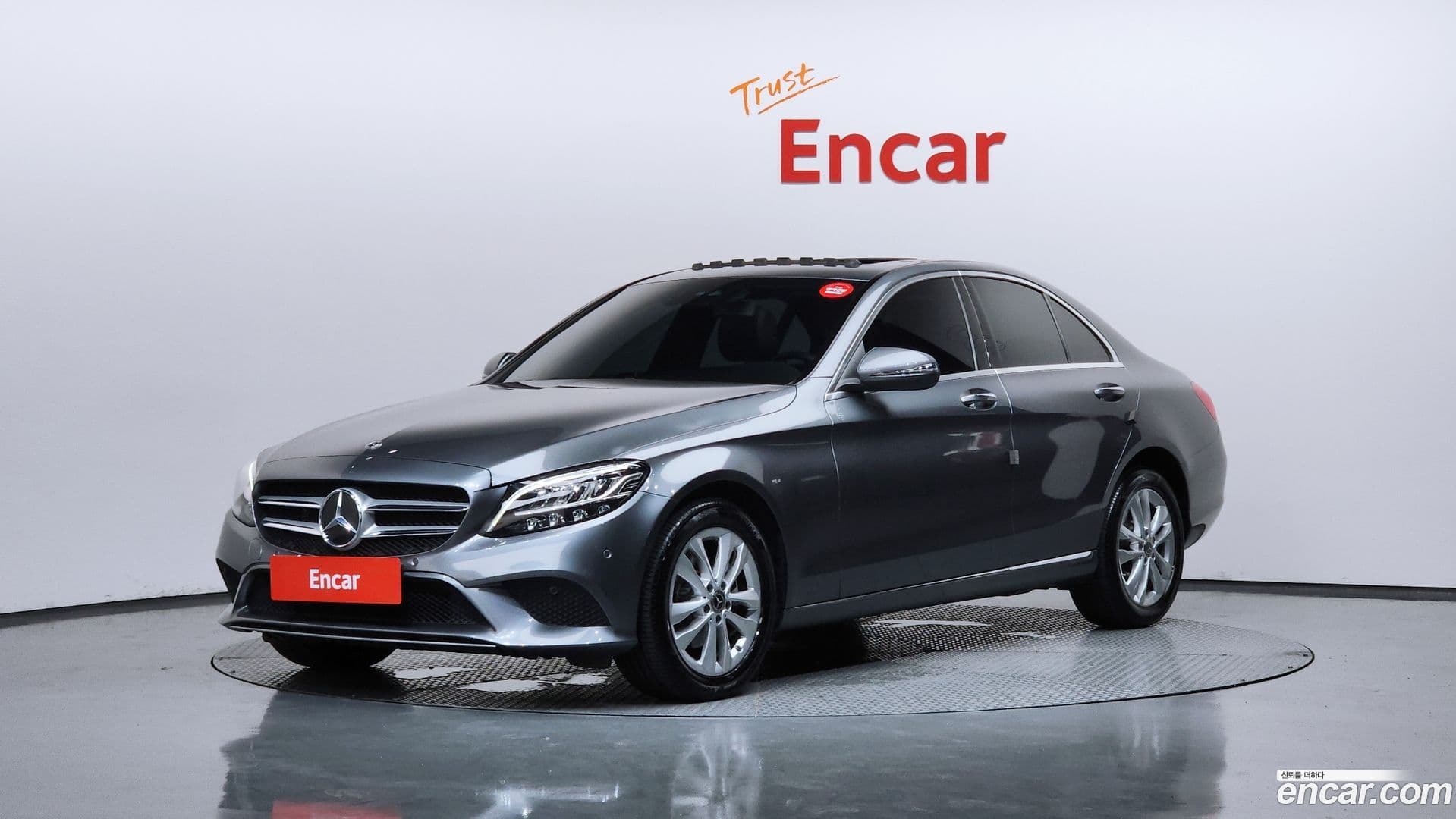 Main__Slider__Photo:C-Class Mercedes-Benz 2020.4-0