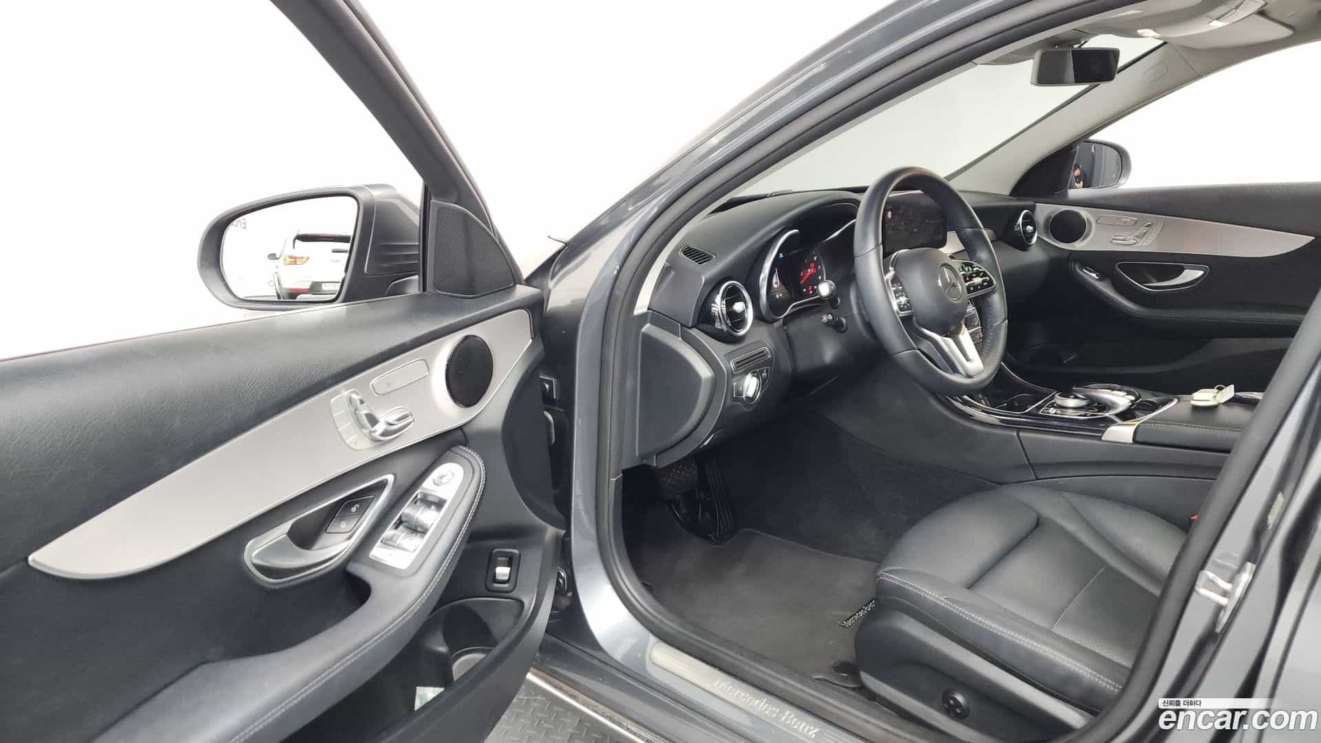 C-Class Mercedes-Benz 2020.4-INNER-010