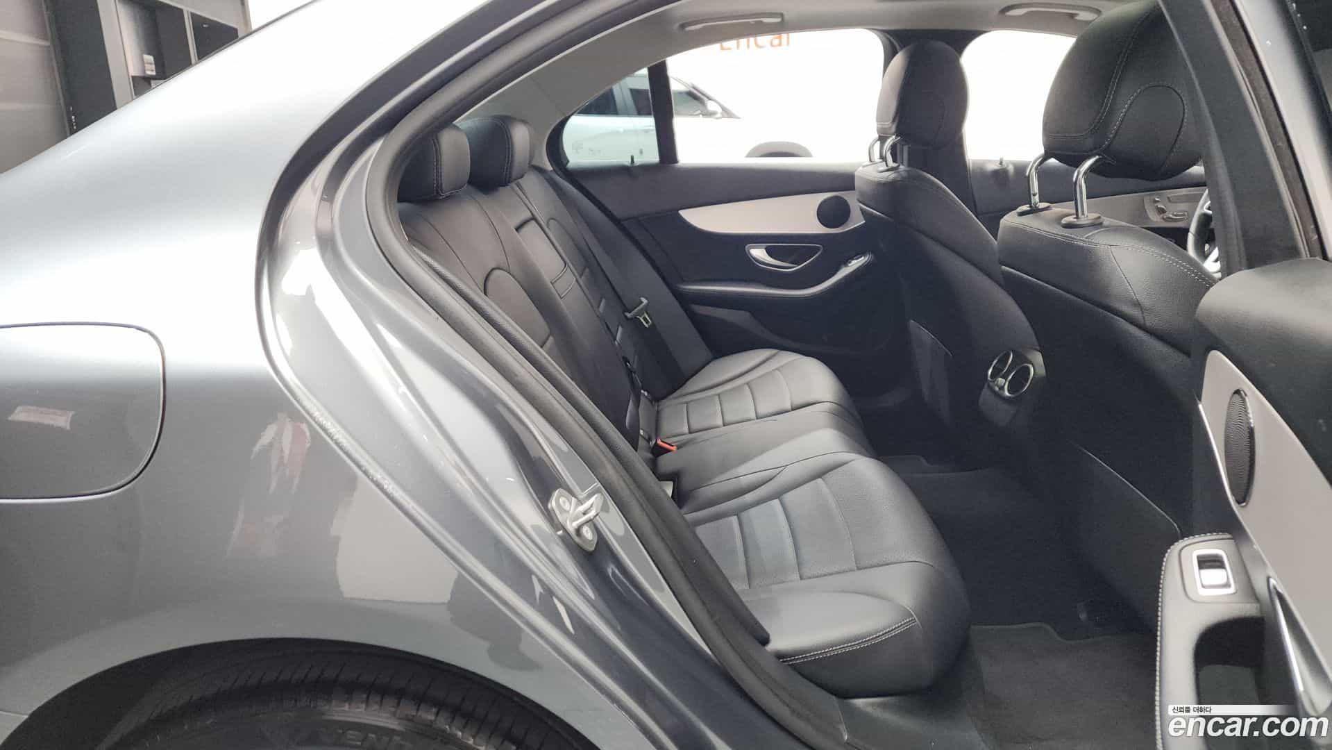C-Class Mercedes-Benz 2020.4-OPTION-015