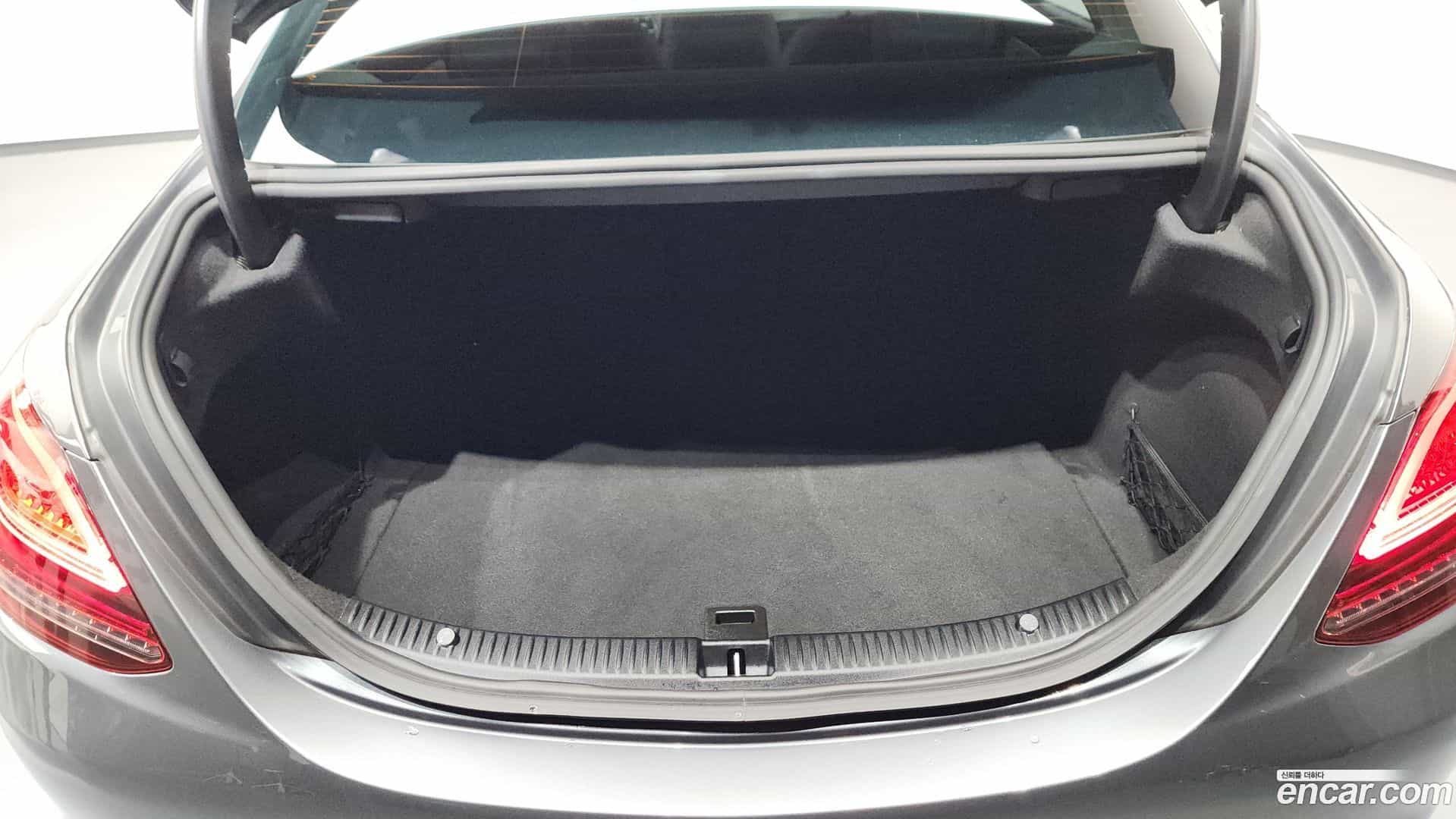 C-Class Mercedes-Benz 2020.4-OPTION-023