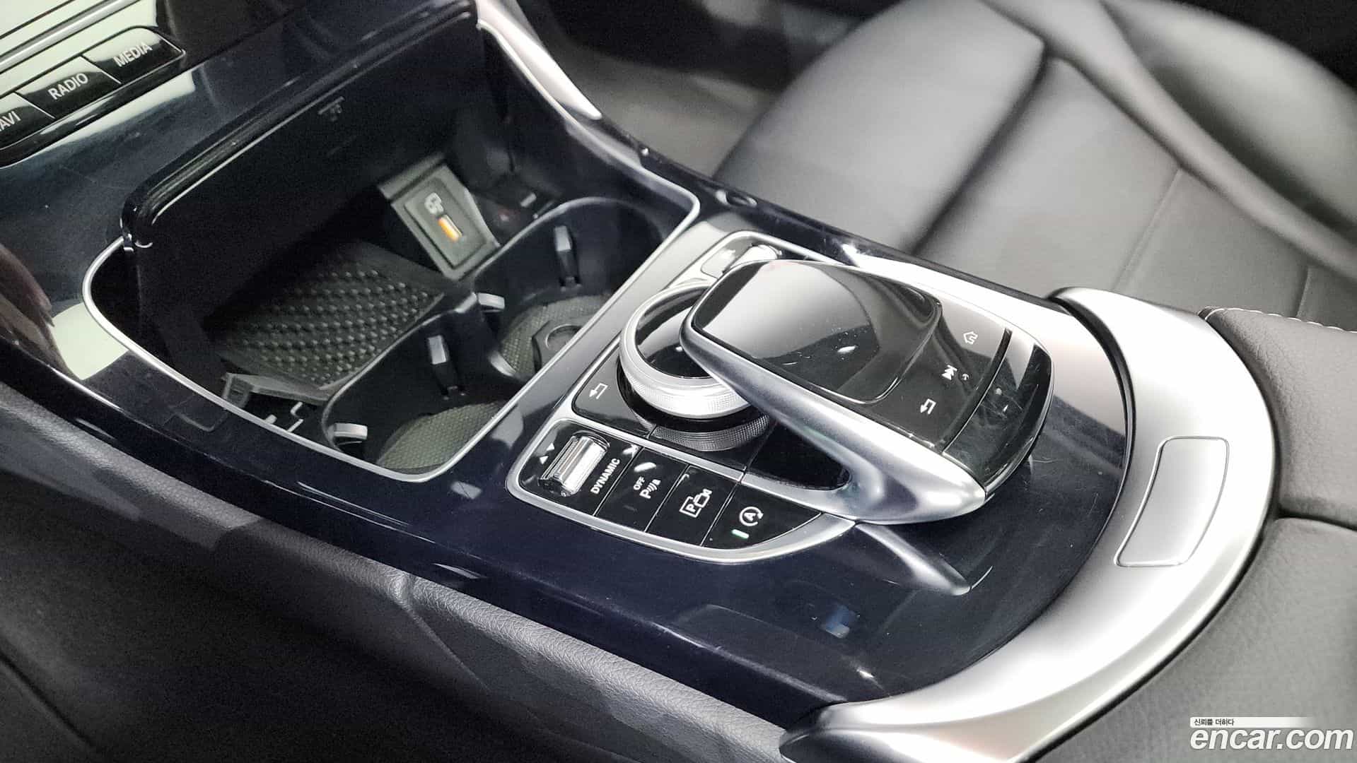 C-Class Mercedes-Benz 2020.4-OPTION-024