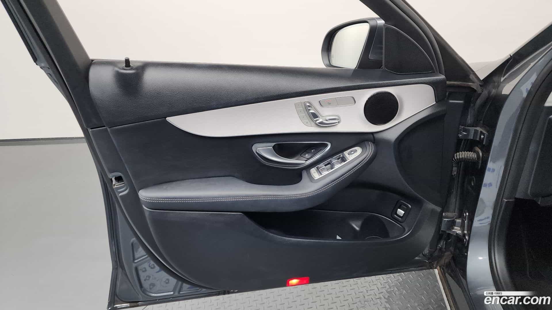 C-Class Mercedes-Benz 2020.4-INNER-034