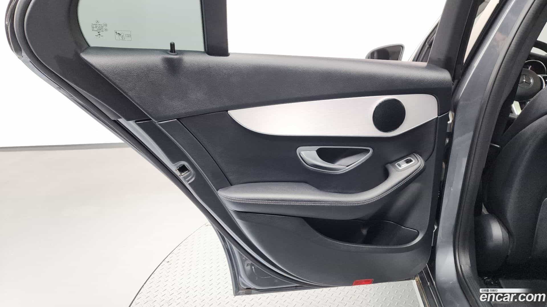 C-Class Mercedes-Benz 2020.4-INNER-035