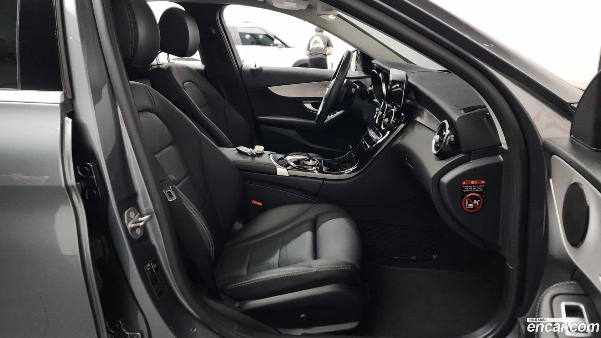C-Class Mercedes-Benz 2020.4-INNER-036