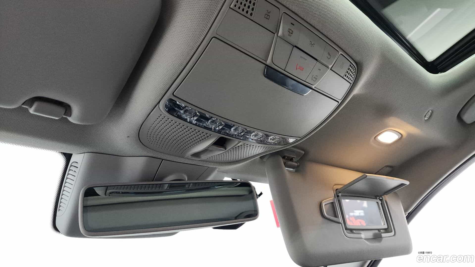 C-Class Mercedes-Benz 2020.4-OPTION-040