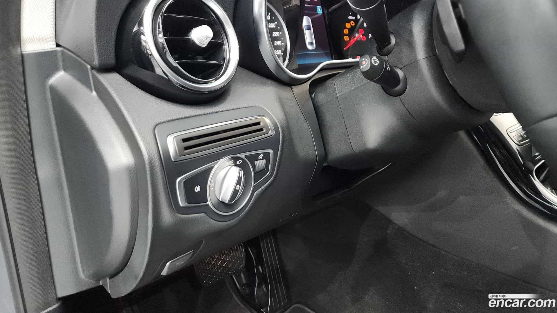 C-Class Mercedes-Benz 2020.4-OPTION-042